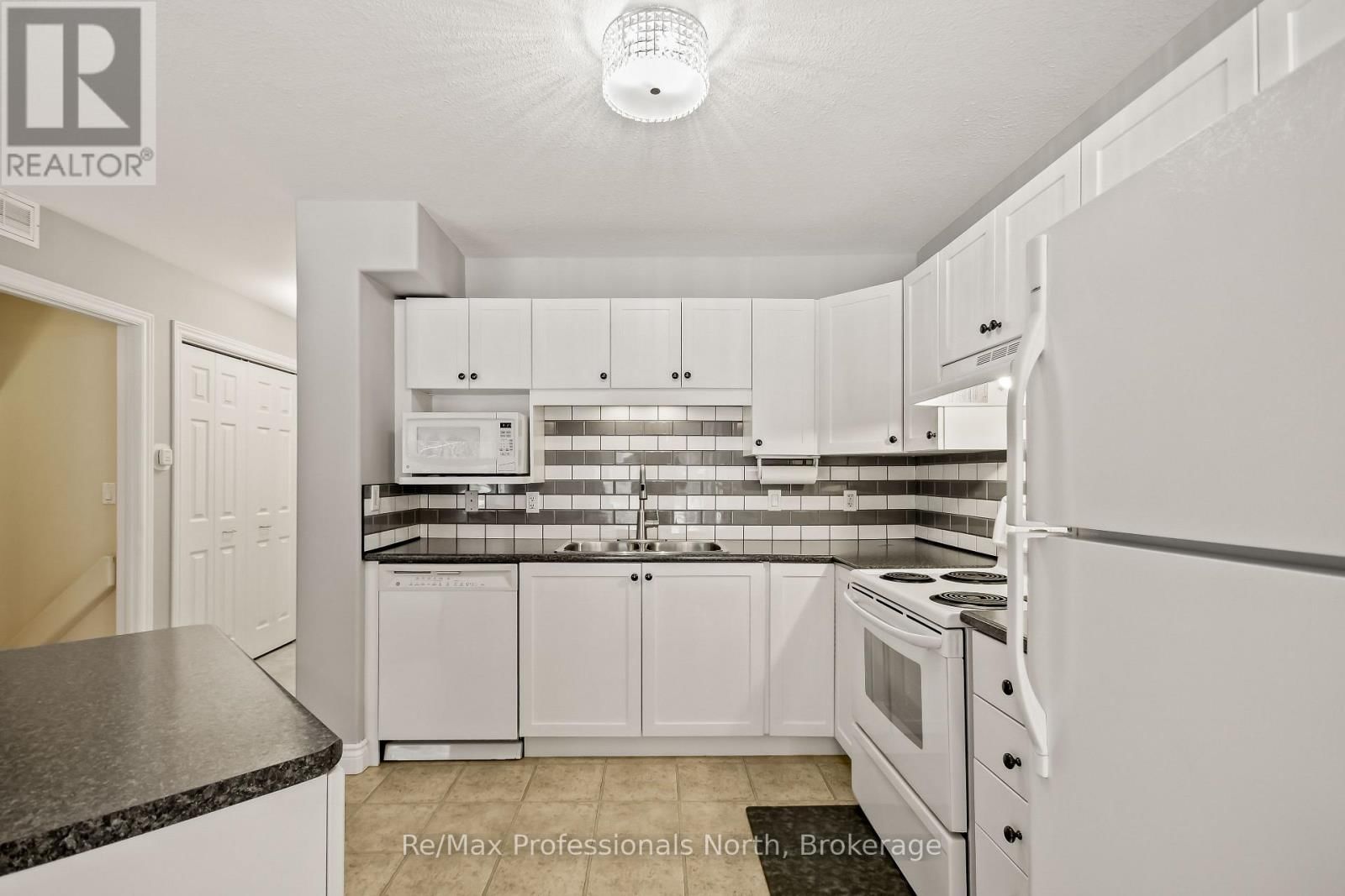 151 PINE STREET Image 19