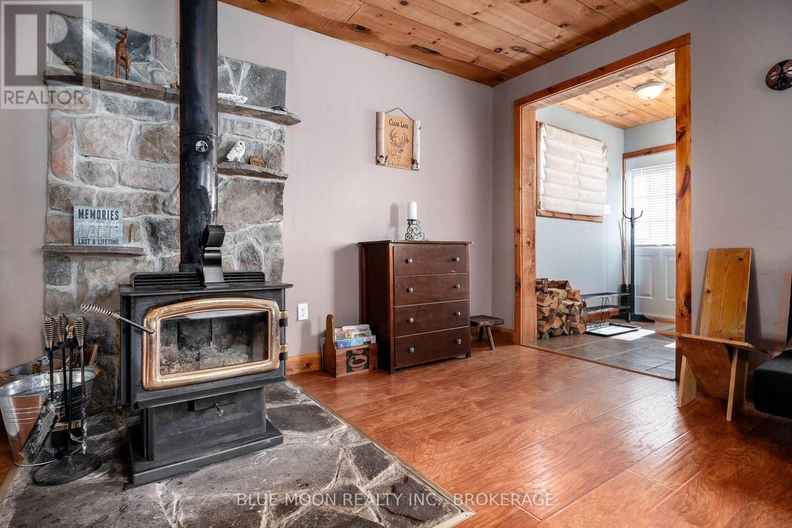 500 CLEAR LAKE LANE 31A Image 12