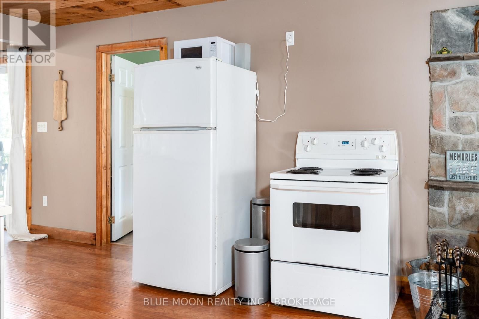 500 CLEAR LAKE LANE 31A Image 15