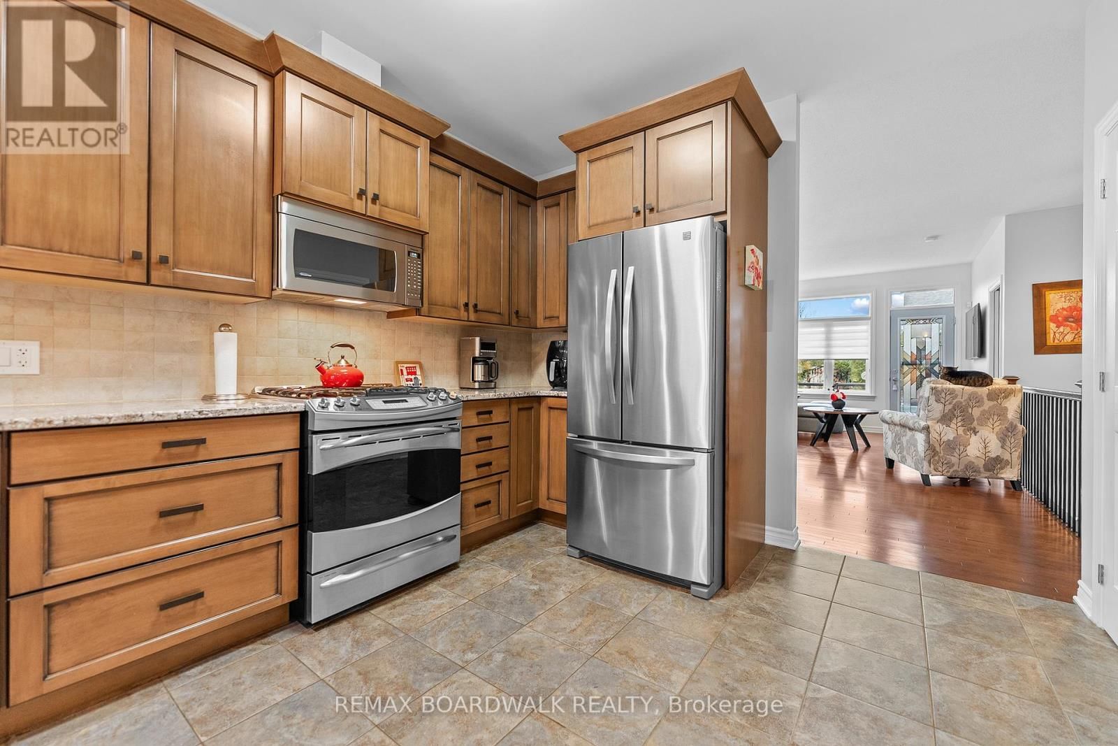 12 ROYALTY WAY Image 10