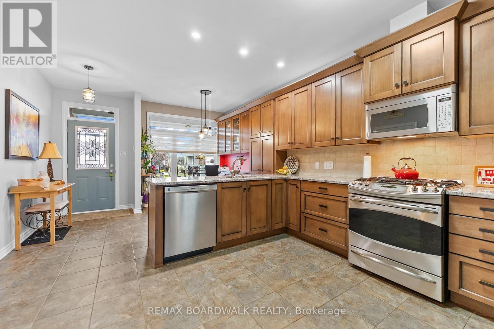 12 ROYALTY WAY Image 11