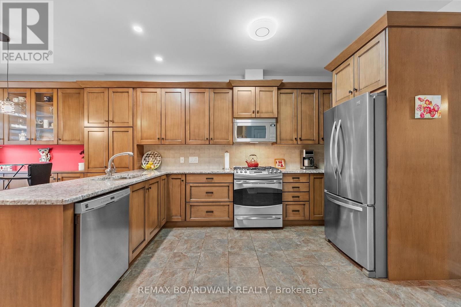 12 ROYALTY WAY Image 13