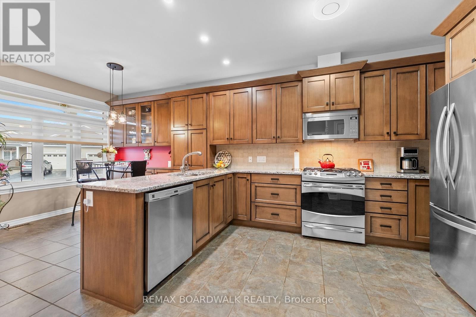 12 ROYALTY WAY Image 14