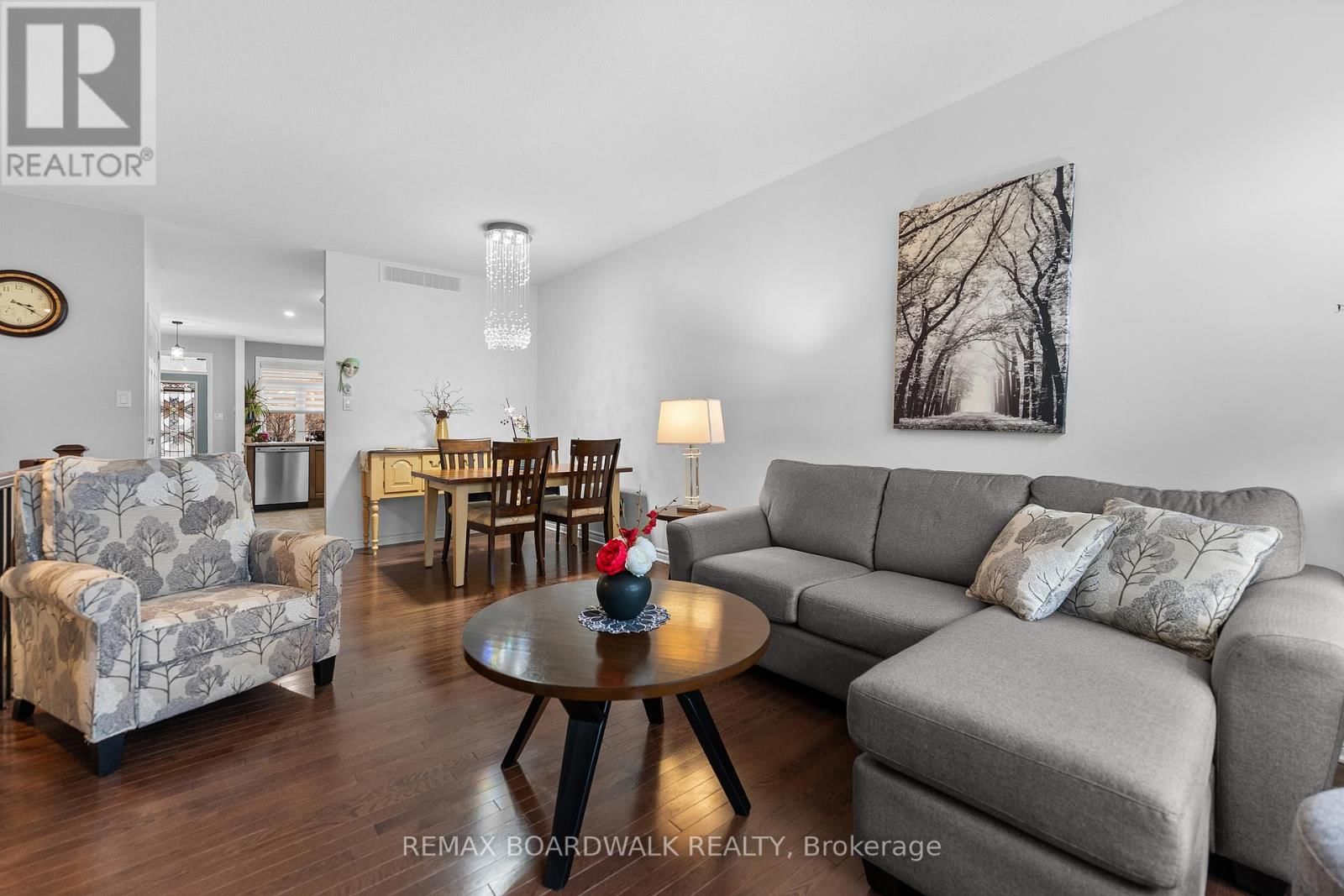 12 ROYALTY WAY Image 18