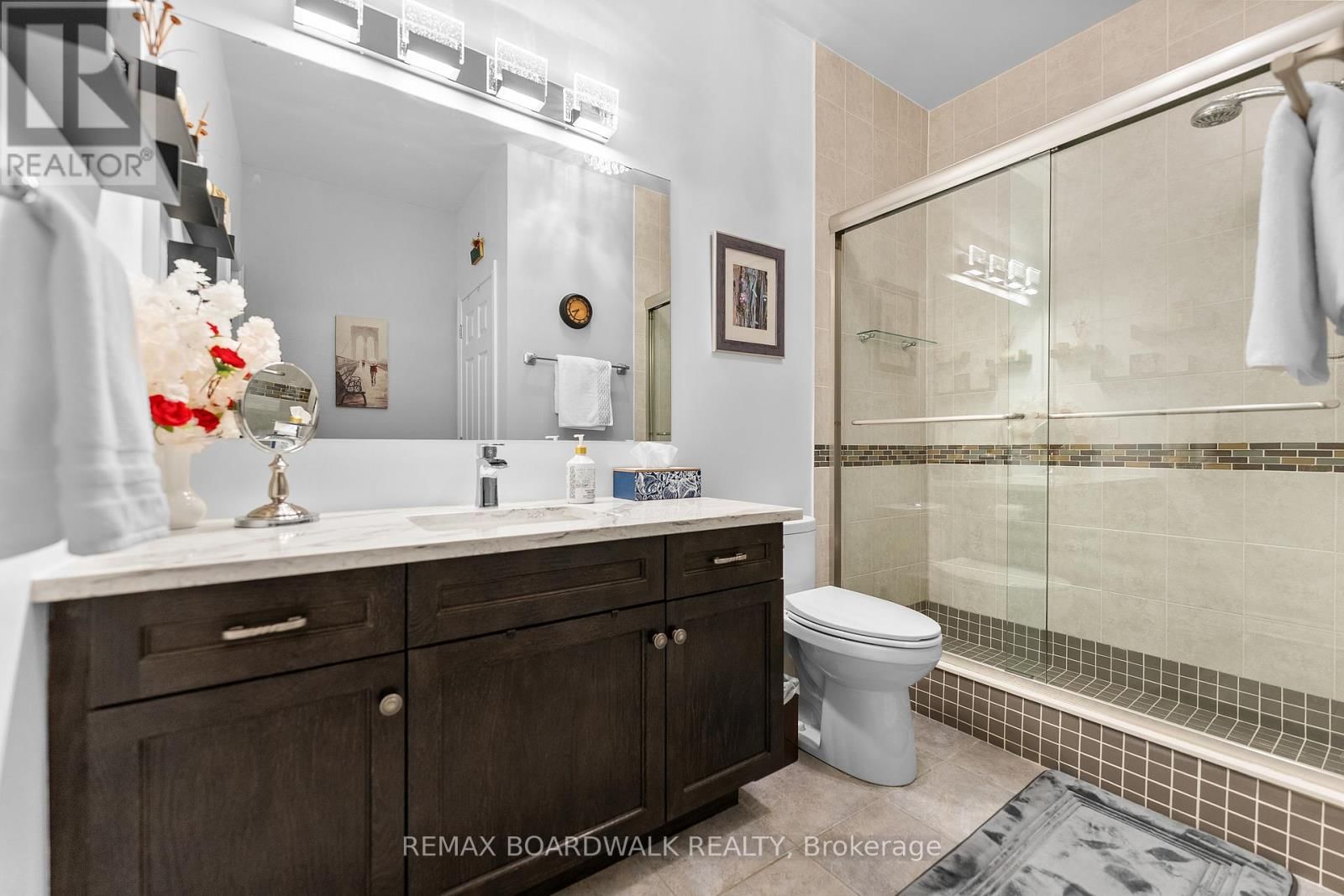 12 ROYALTY WAY Image 22