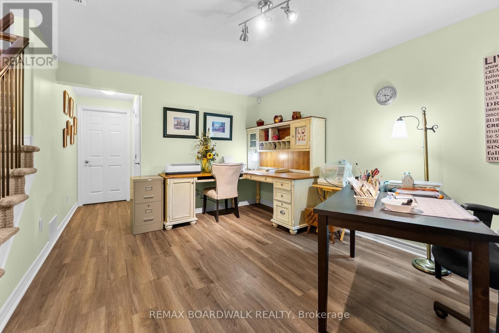 12 ROYALTY WAY Image 25