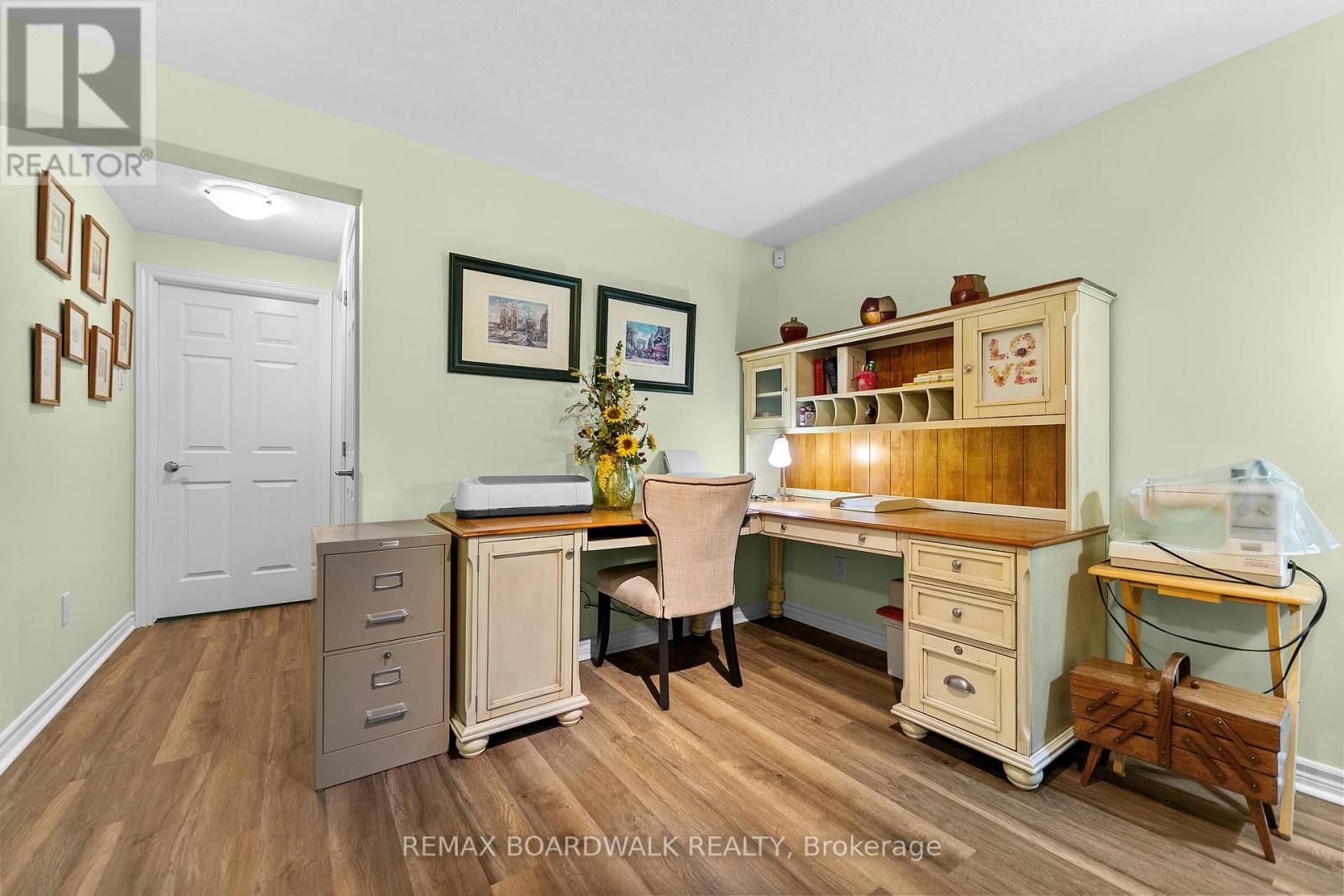 12 ROYALTY WAY Image 28