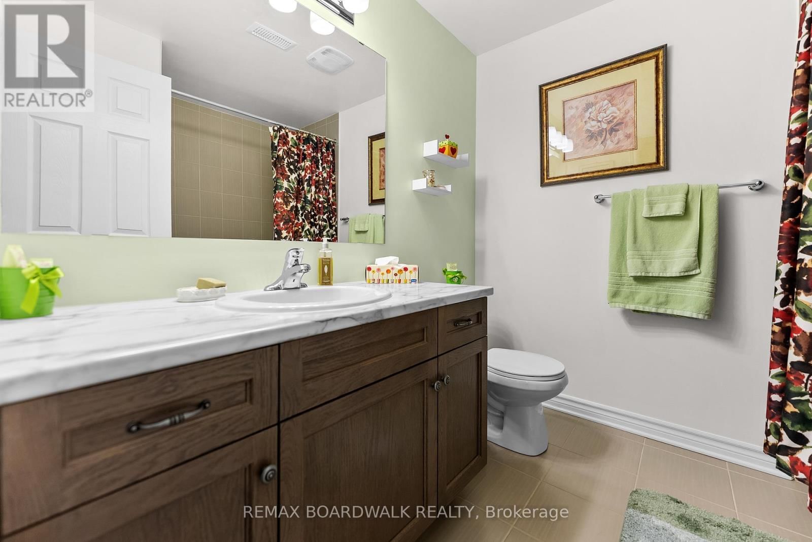 12 ROYALTY WAY Image 29