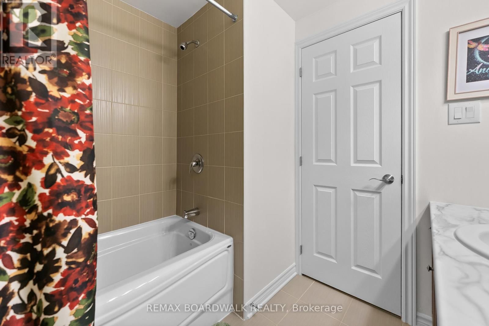 12 ROYALTY WAY Image 30