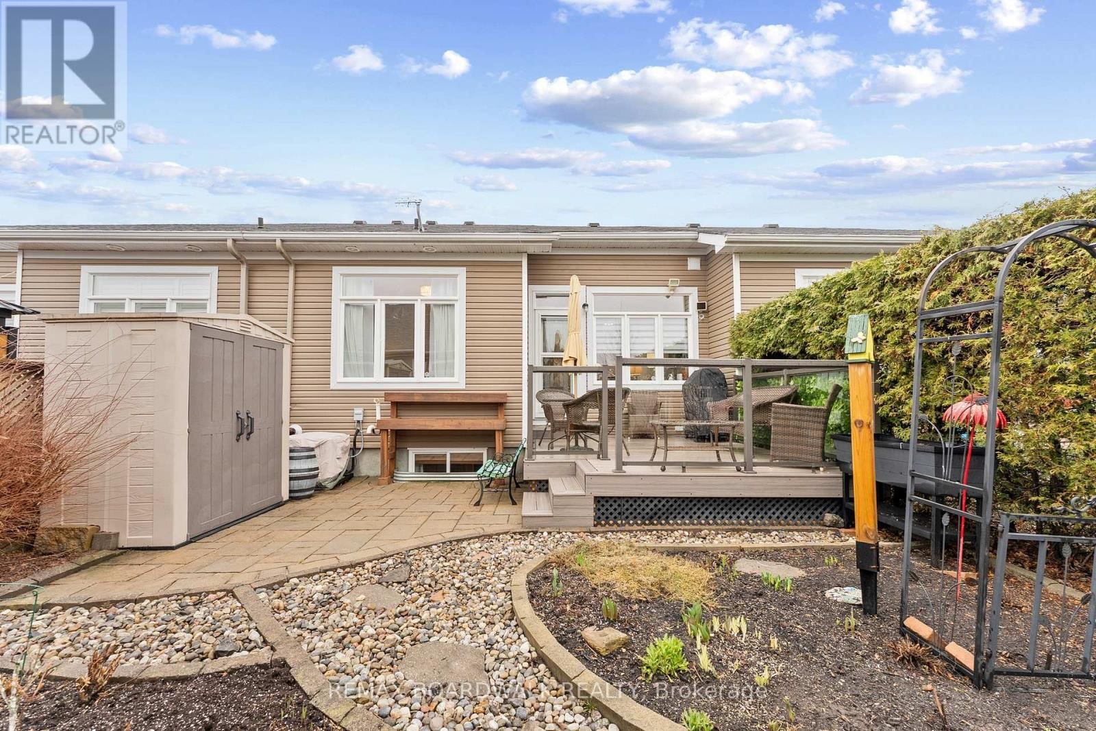 12 ROYALTY WAY Image 31