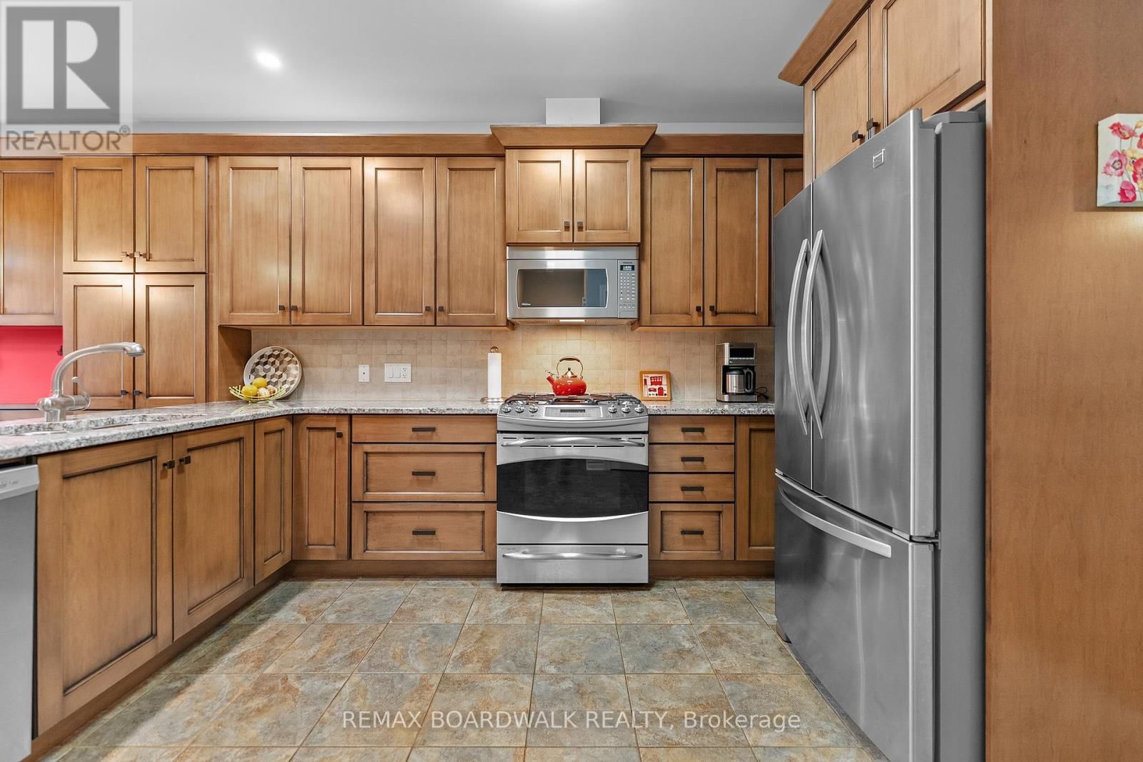 12 ROYALTY WAY Image 6