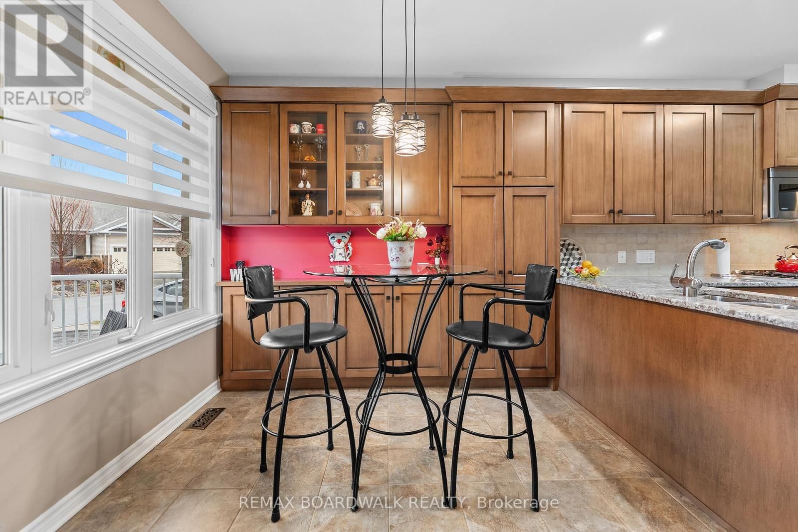 12 ROYALTY WAY Image 7