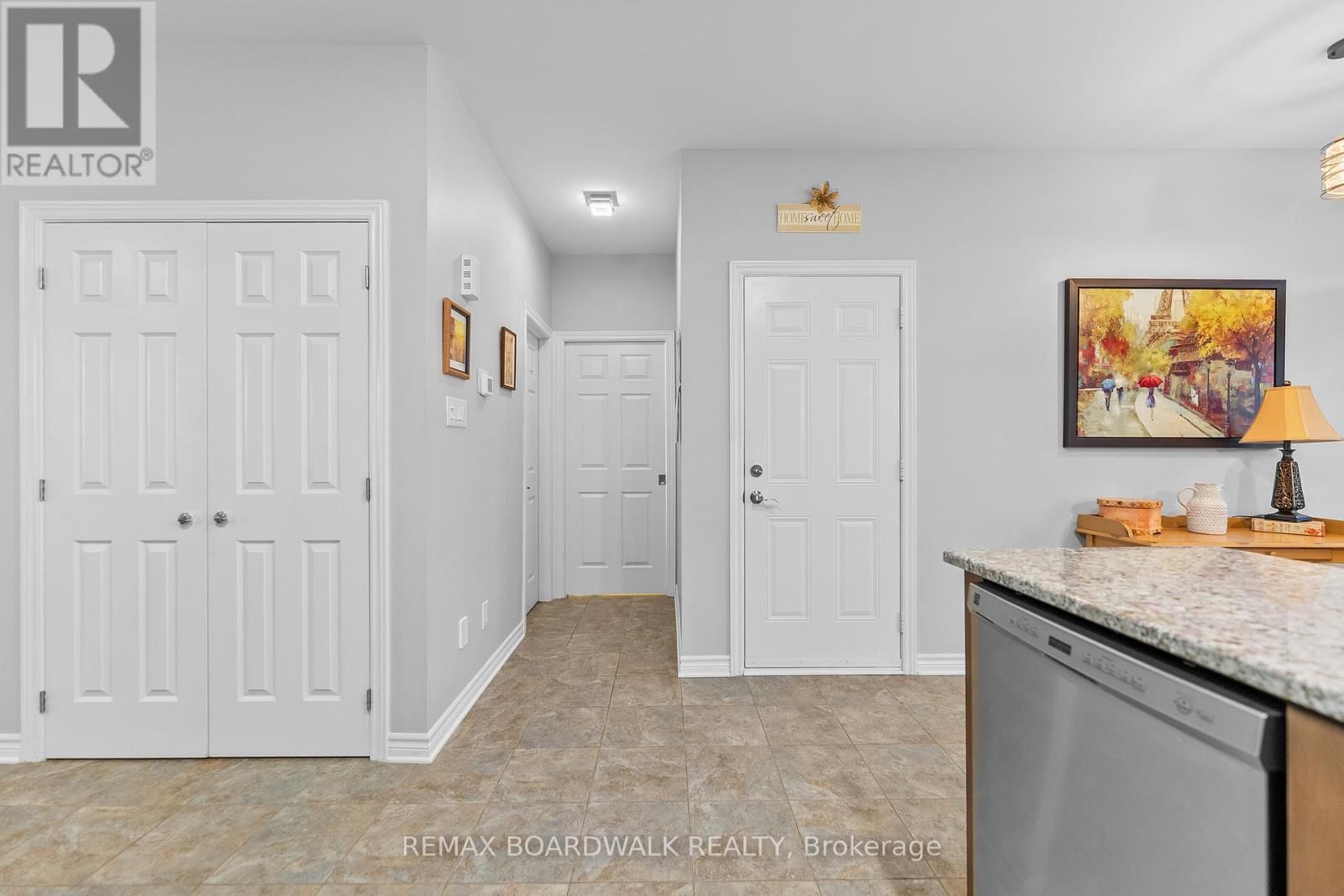 12 ROYALTY WAY Image 9