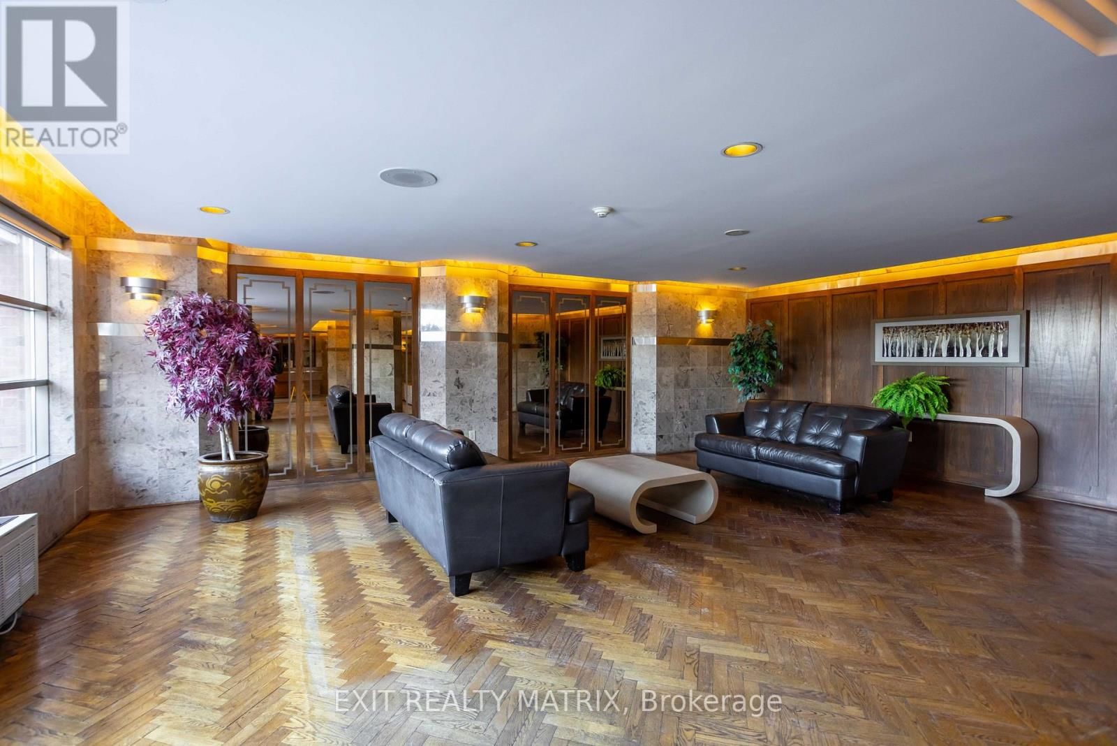 1007 - 2759 CAROUSEL CRESCENT Image 4