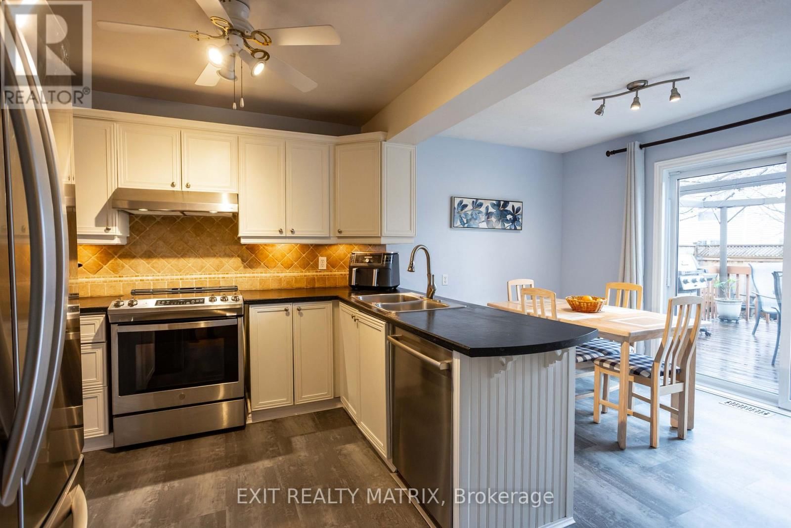 555 APOLLO WAY Image 10