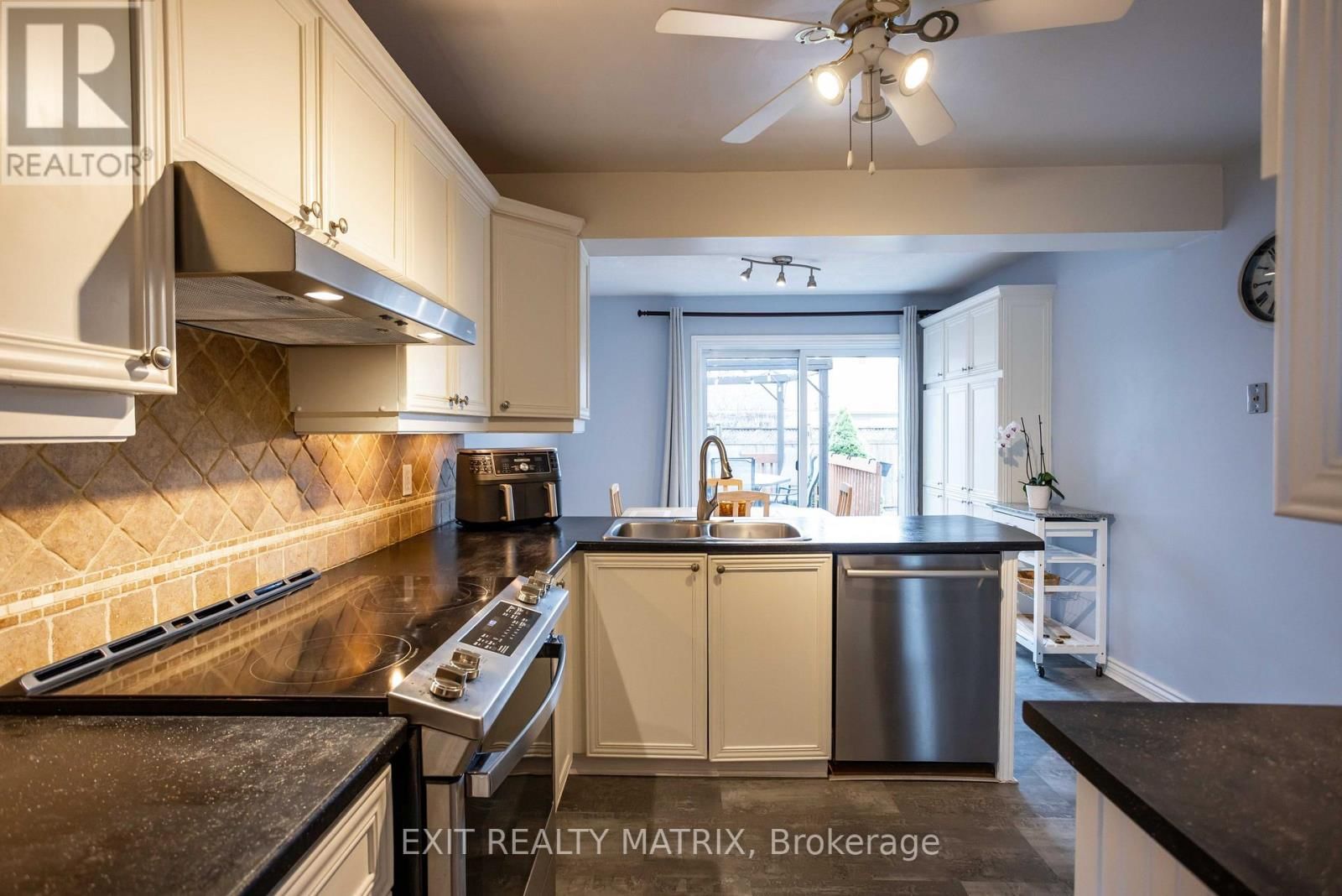 555 APOLLO WAY Image 11