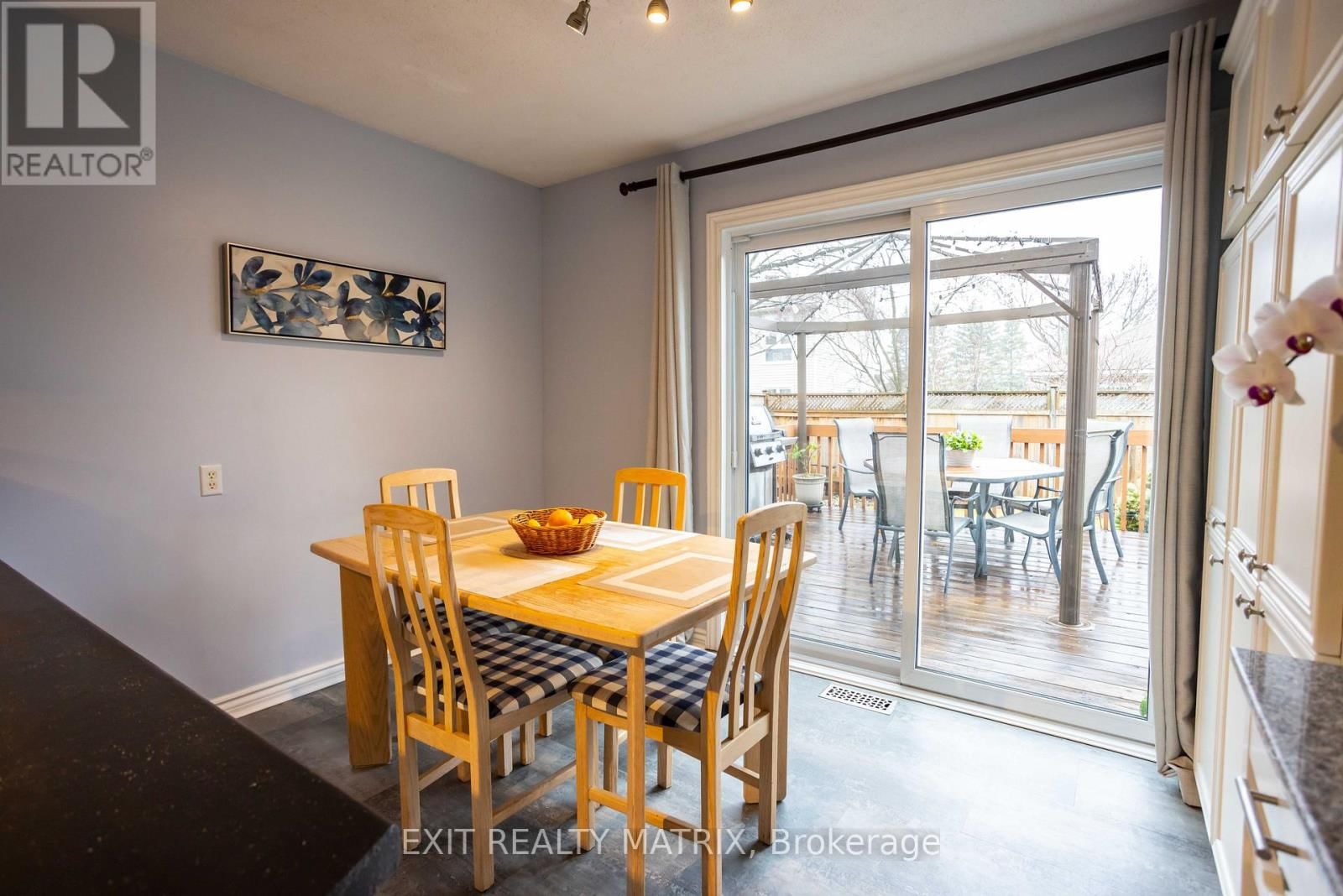 555 APOLLO WAY Image 14