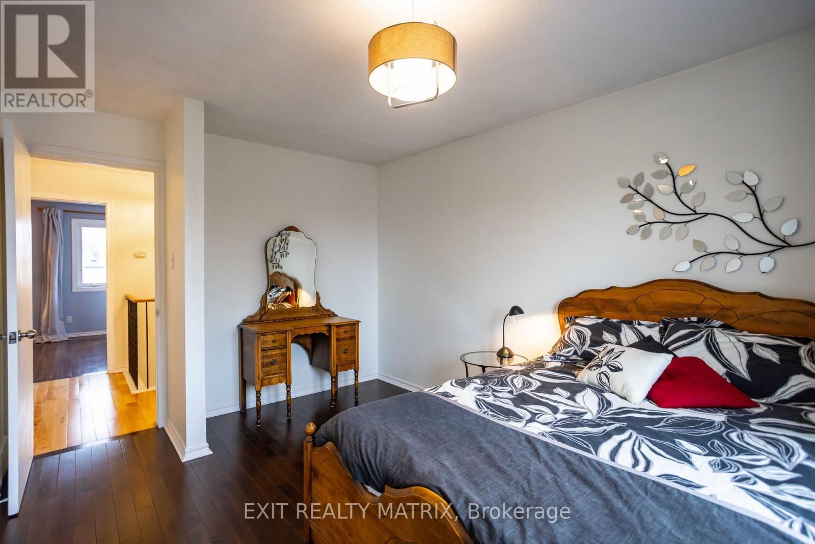 555 APOLLO WAY Image 25