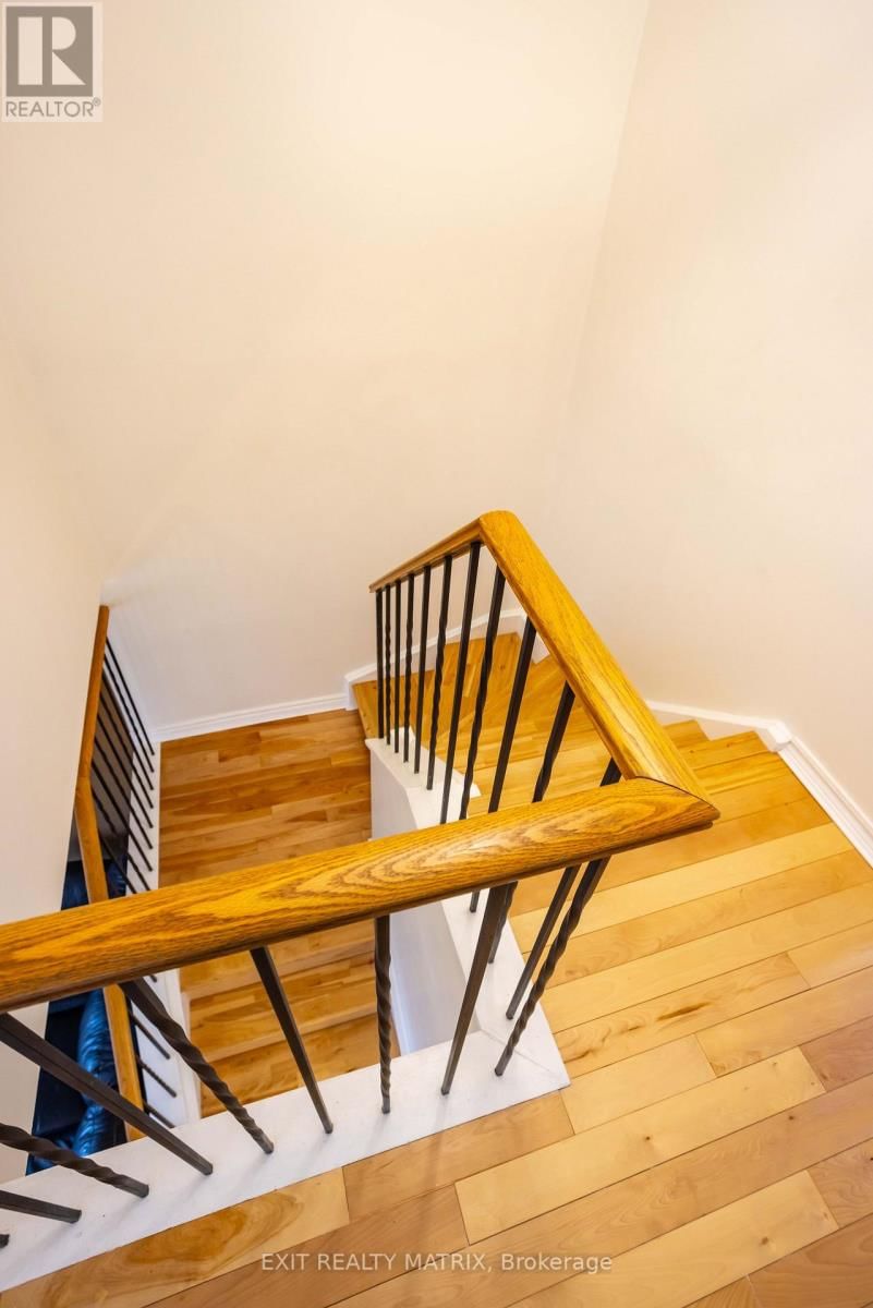 555 APOLLO WAY Image 30