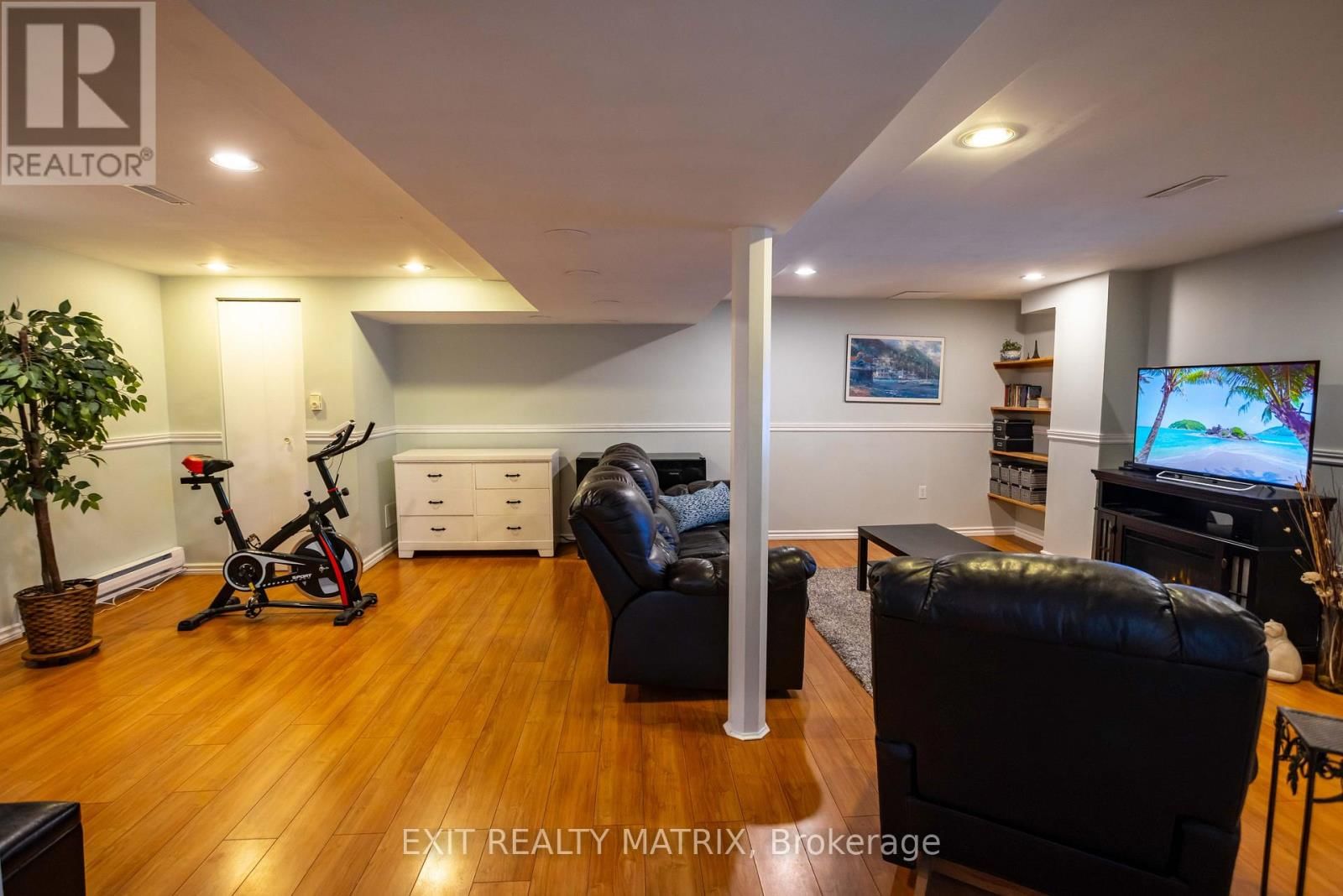 555 APOLLO WAY Image 31