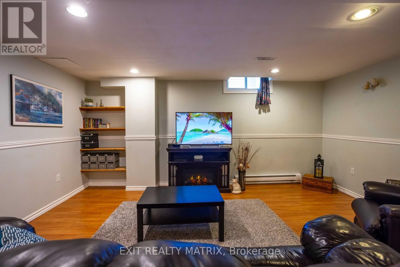 555 APOLLO WAY Image 33