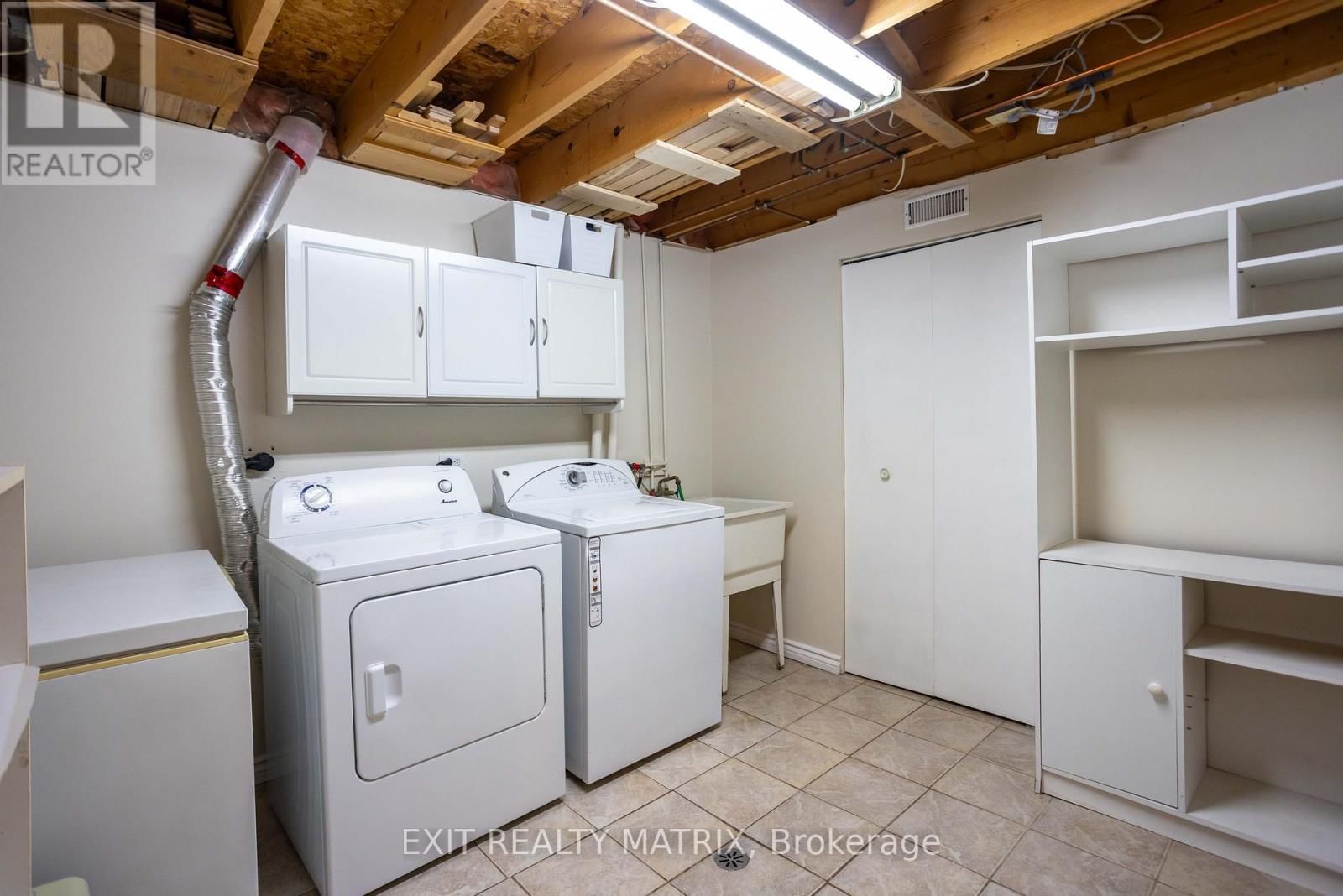 555 APOLLO WAY Image 35