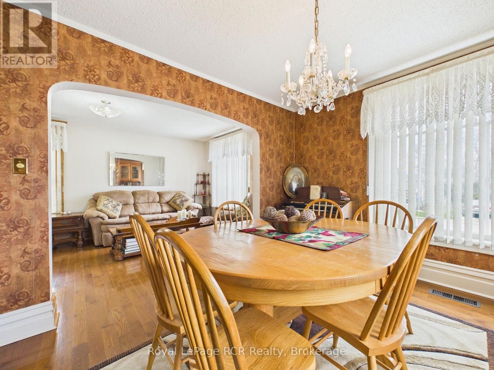 45 CLYDE STREET Image 17