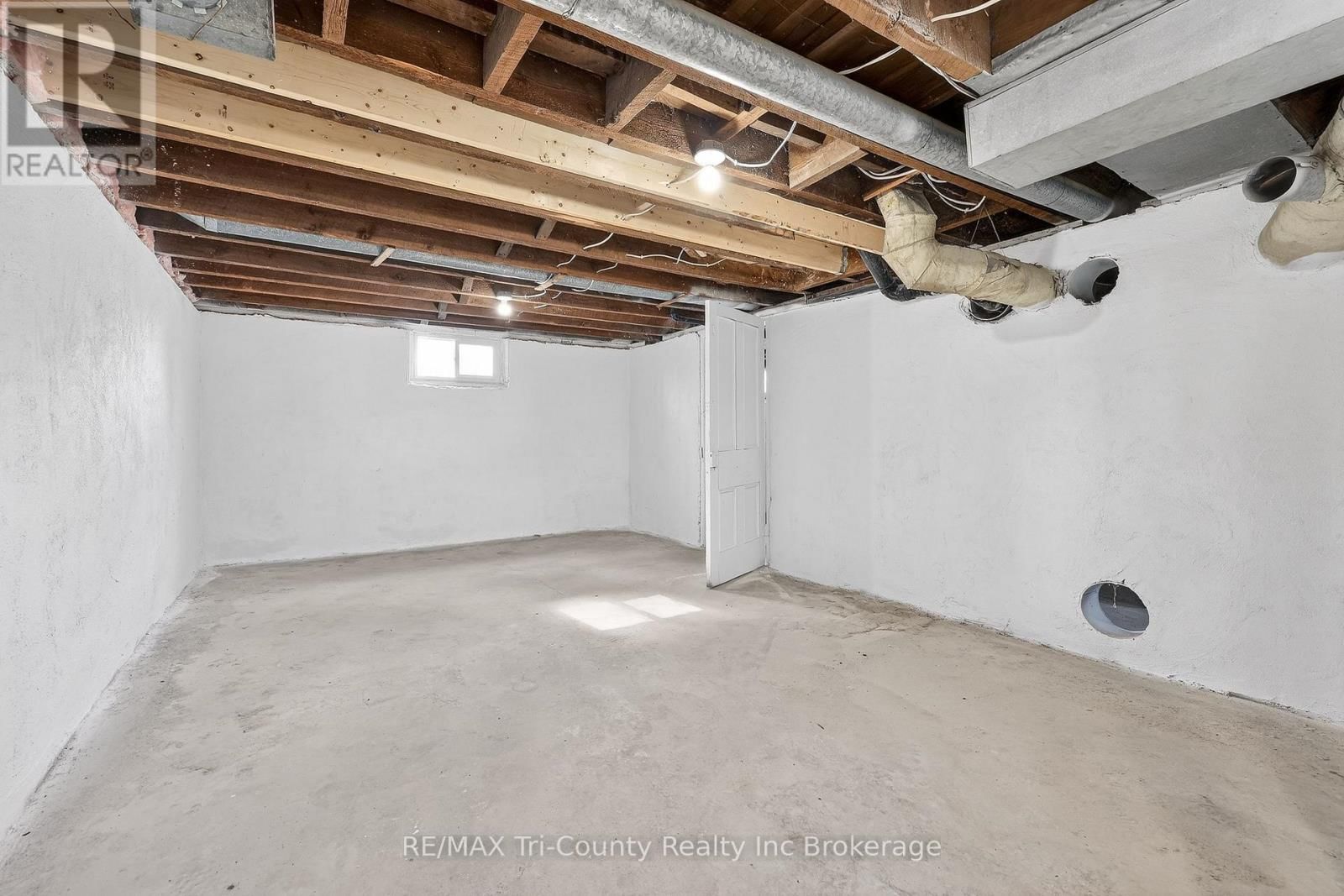 394 WELLINGTON STREET Image 25