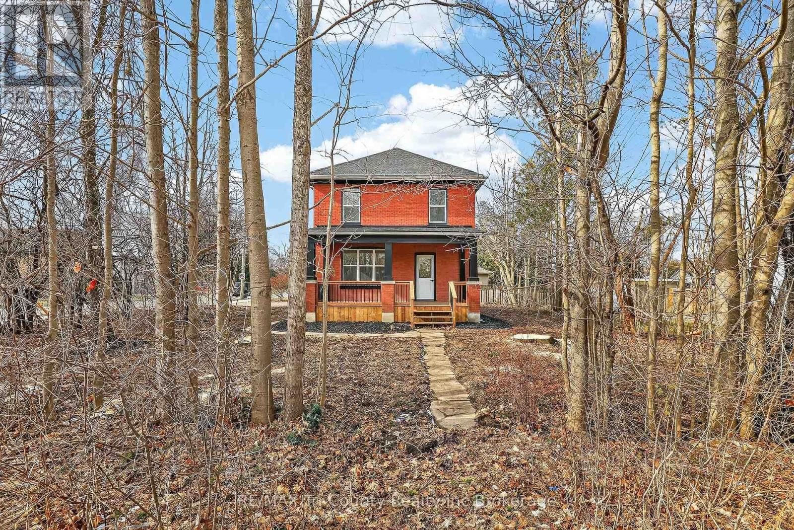 394 WELLINGTON STREET Image 3