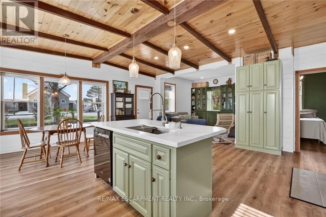 395 MUD STREET EAST Image 10