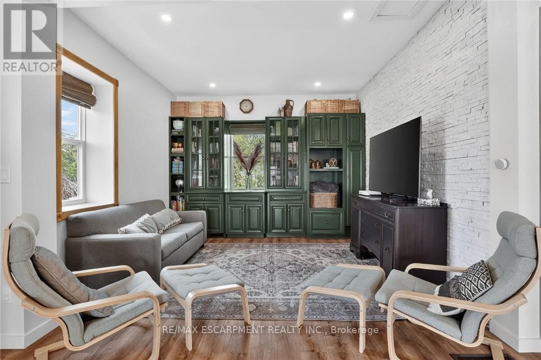 395 MUD STREET EAST Image 13