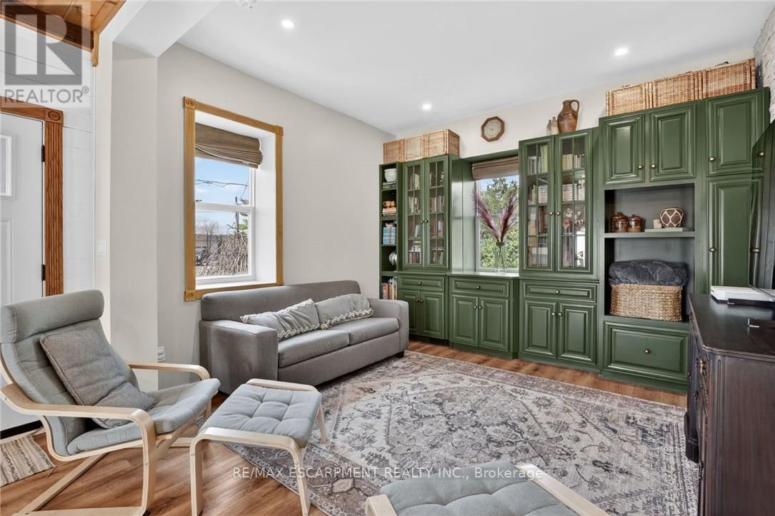 395 MUD STREET EAST Image 14