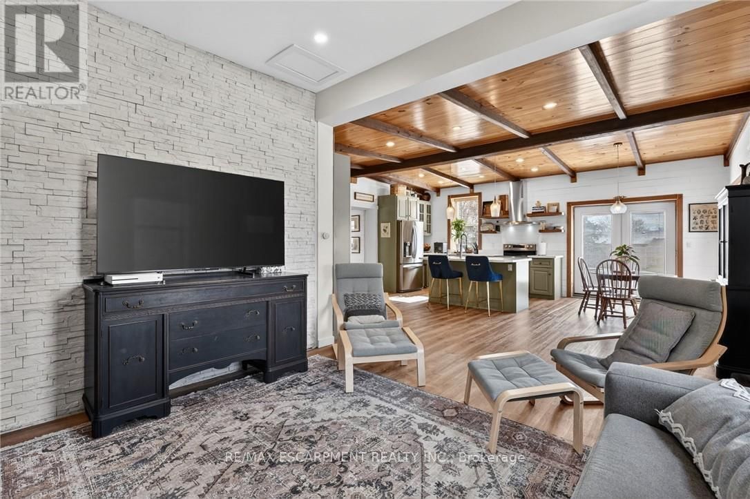 395 MUD STREET EAST Image 15