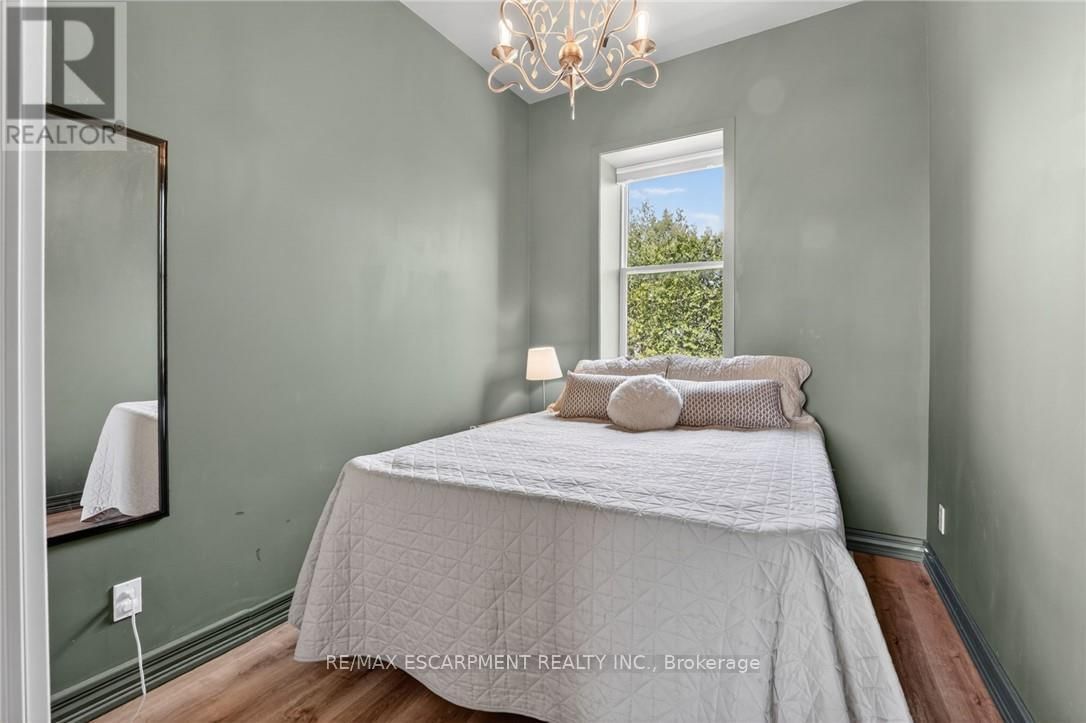 395 MUD STREET EAST Image 18