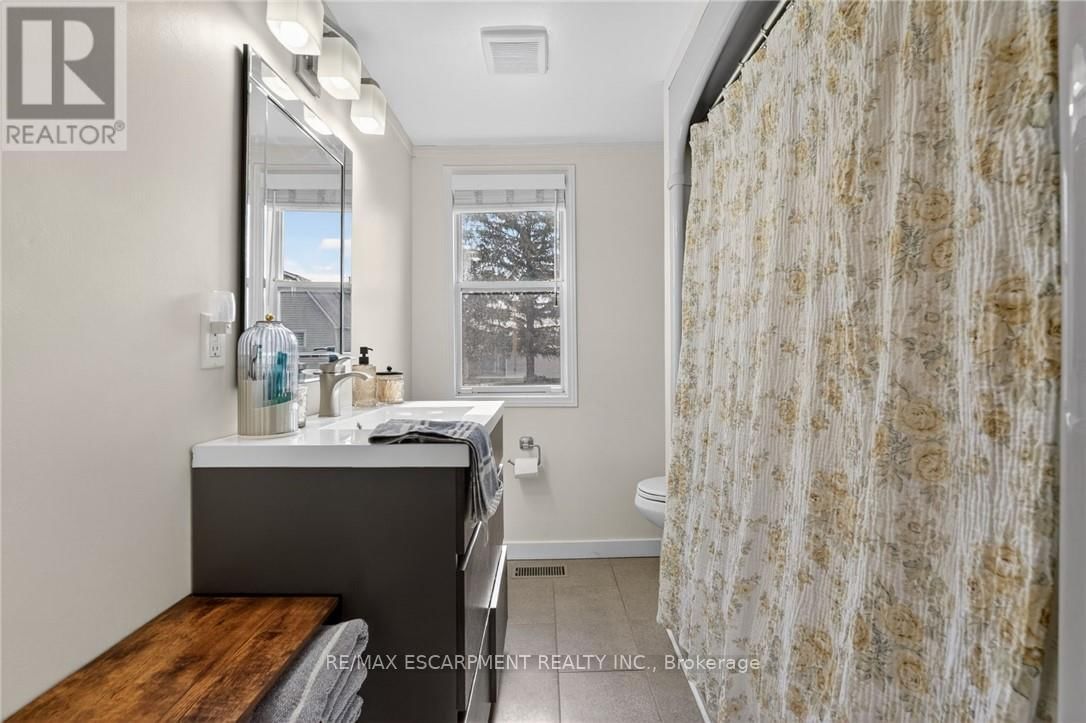 395 MUD STREET EAST Image 19