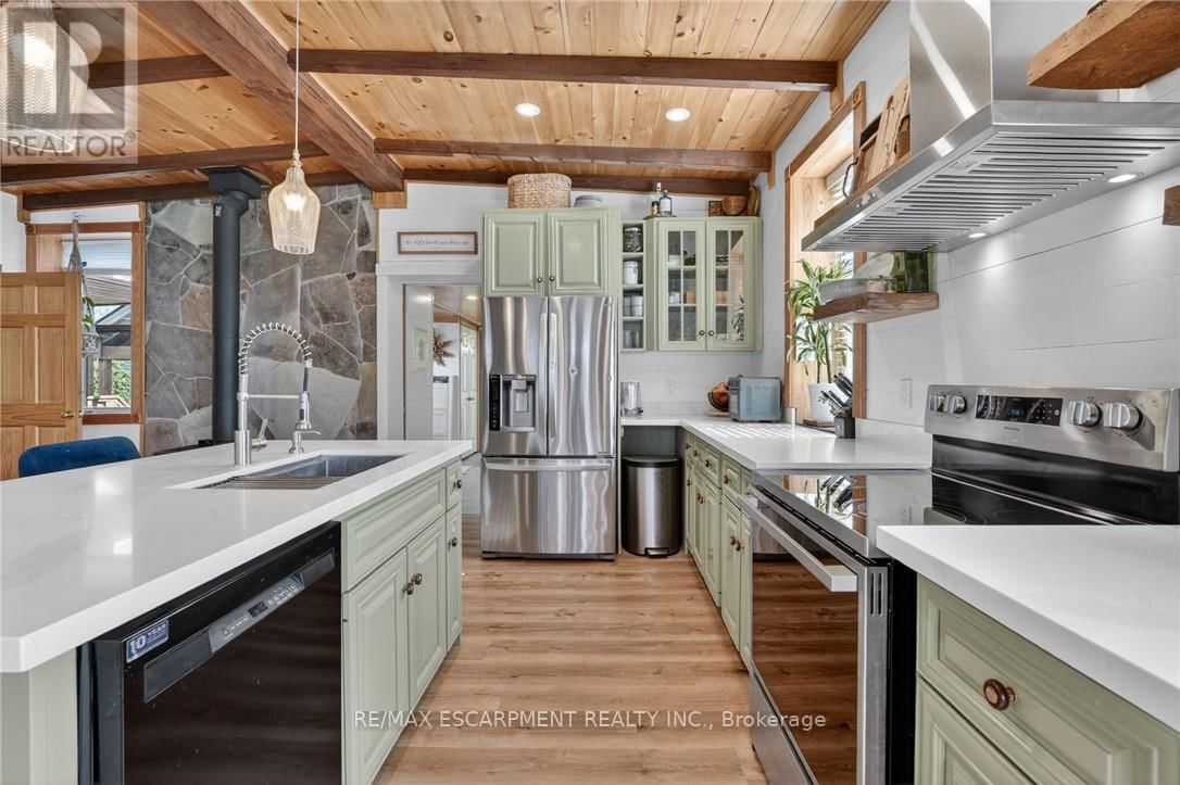 395 MUD STREET EAST Image 9