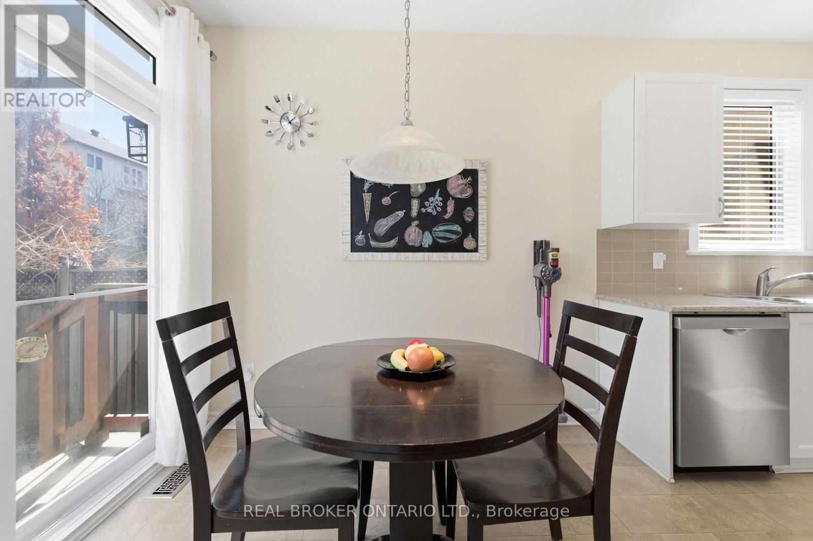 417 STALWART CRESCENT Image 15