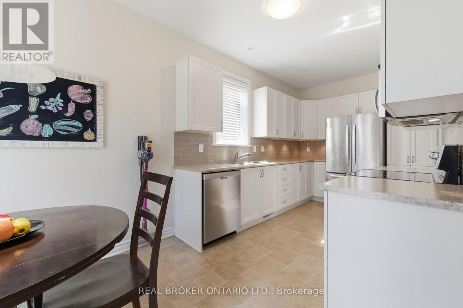 417 STALWART CRESCENT Image 16