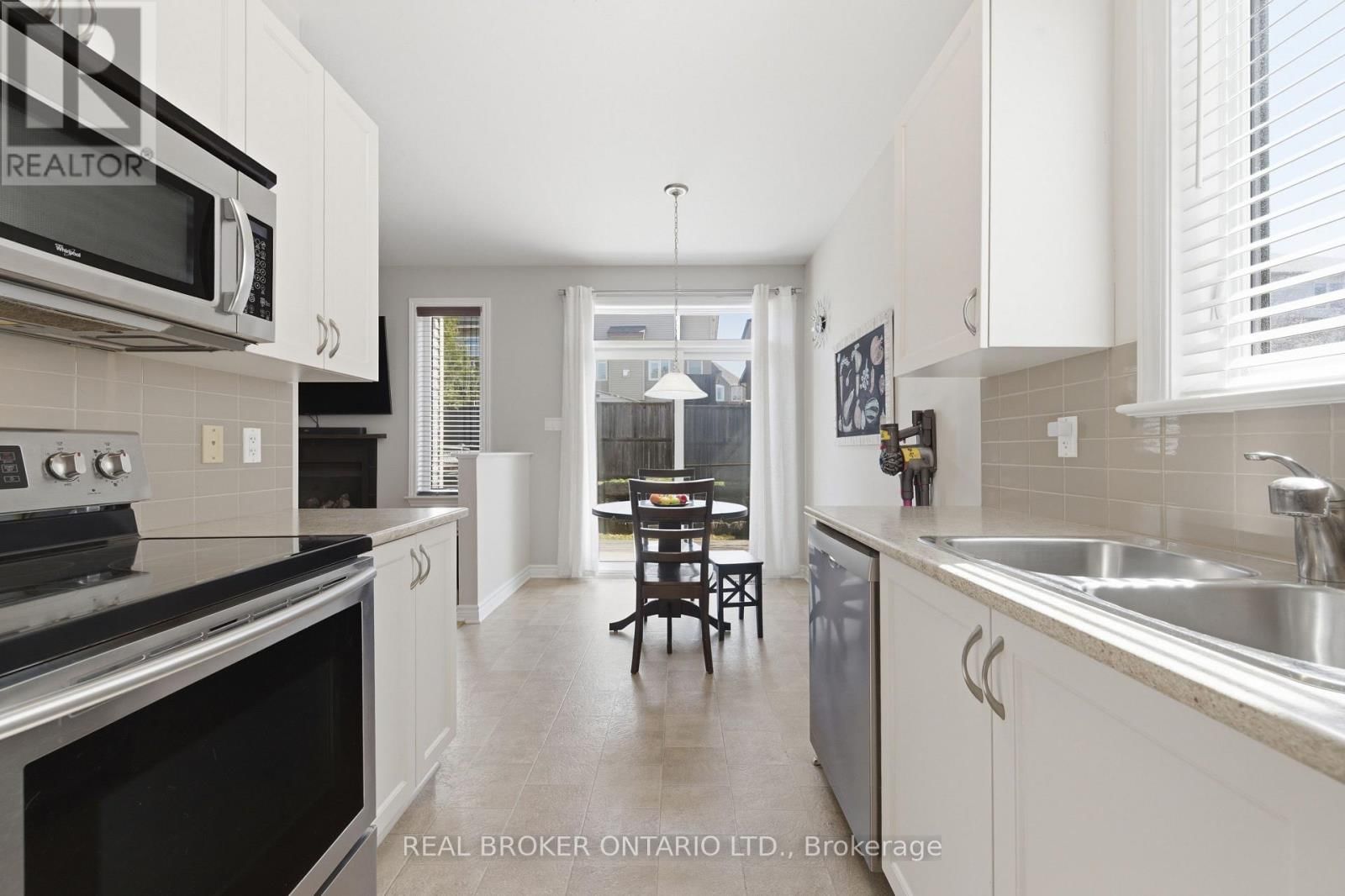 417 STALWART CRESCENT Image 18