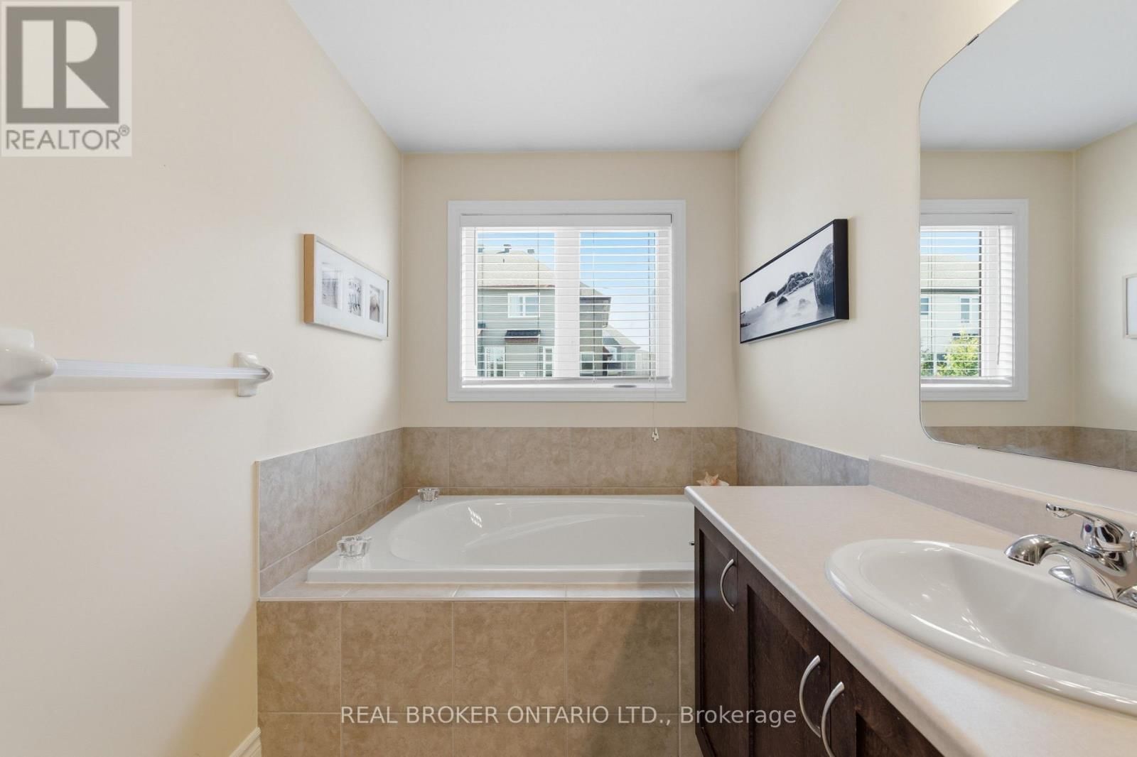 417 STALWART CRESCENT Image 41