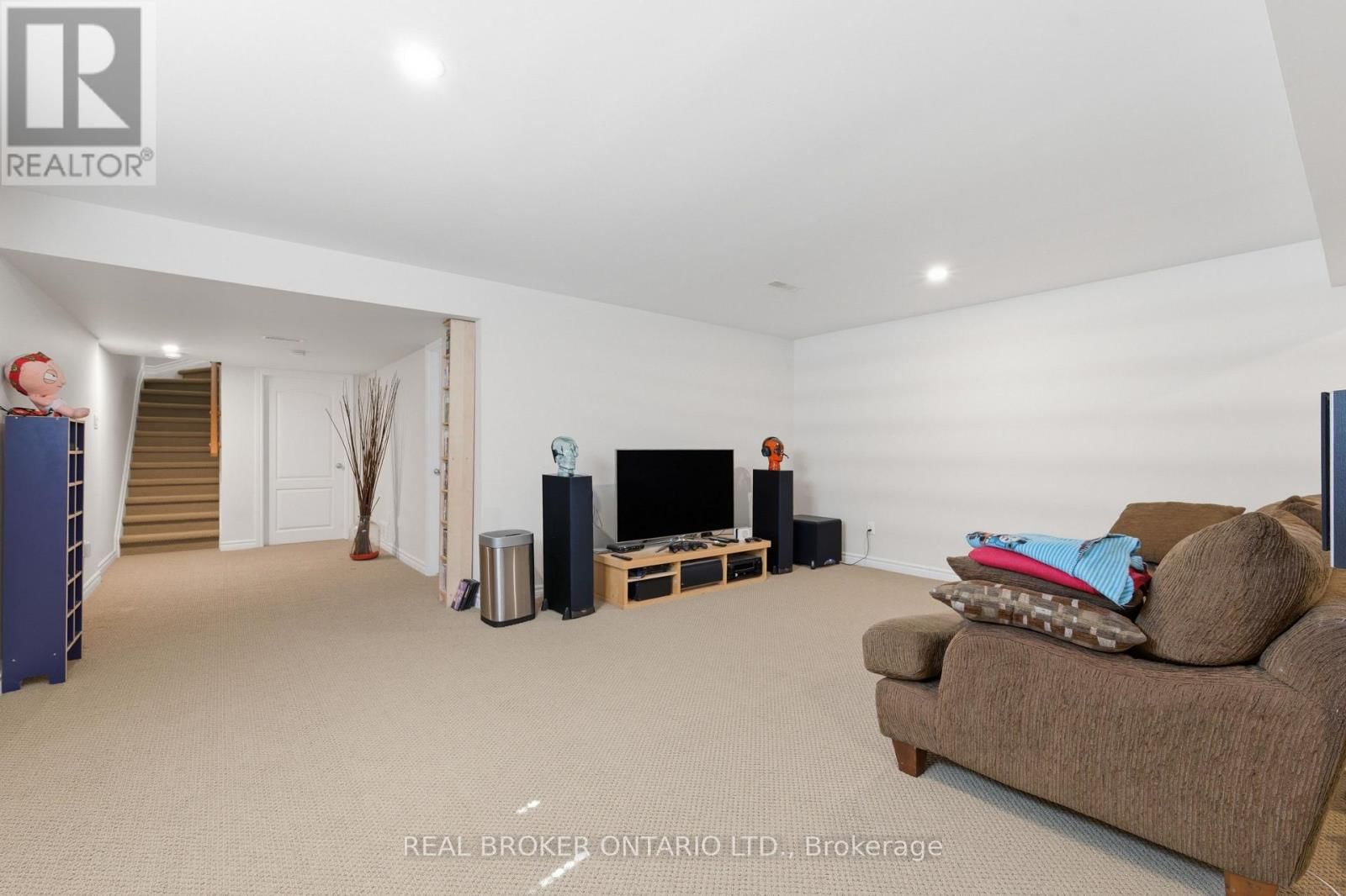 417 STALWART CRESCENT Image 46