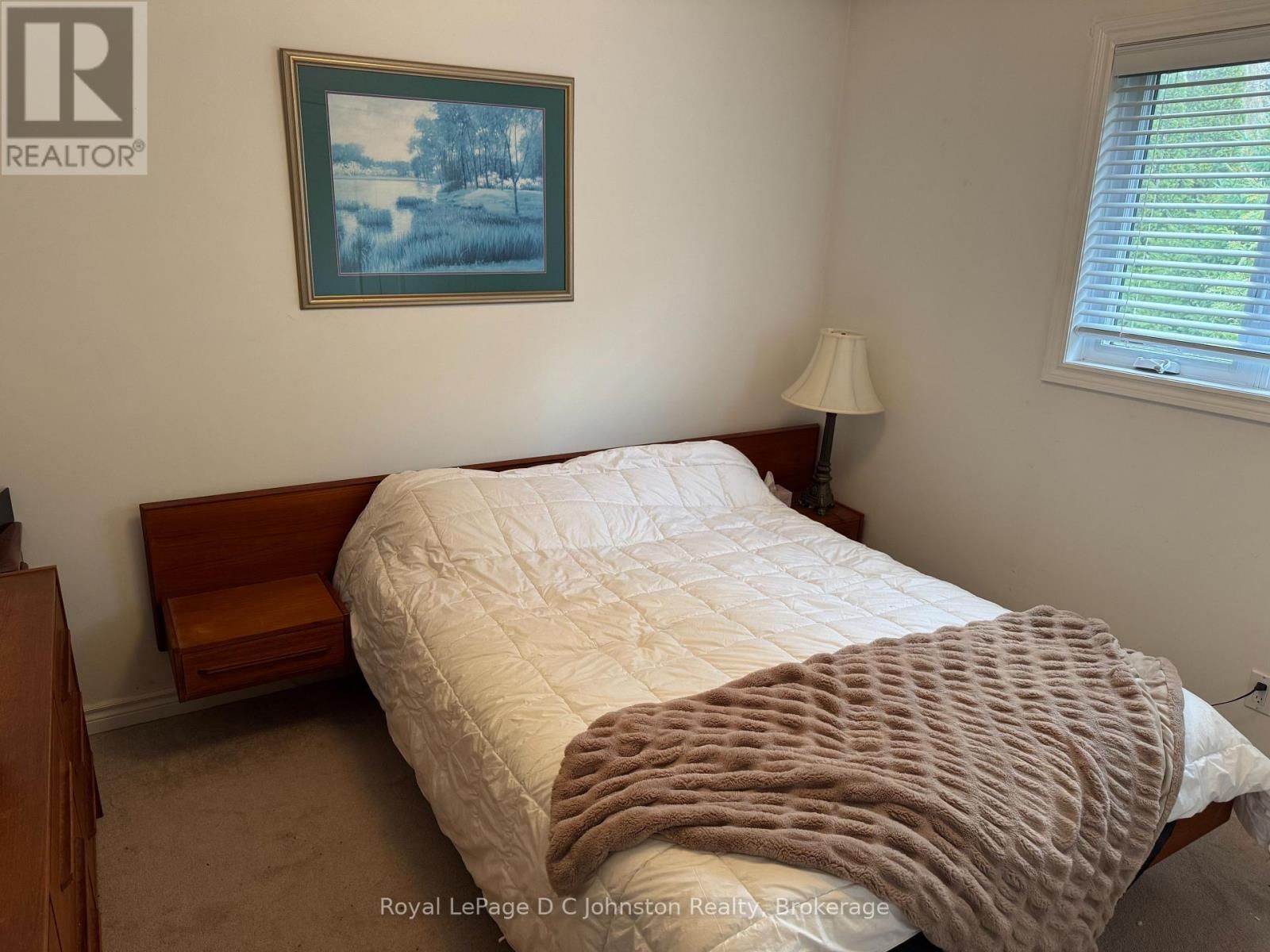 373 CARLISLE STREET Image 13