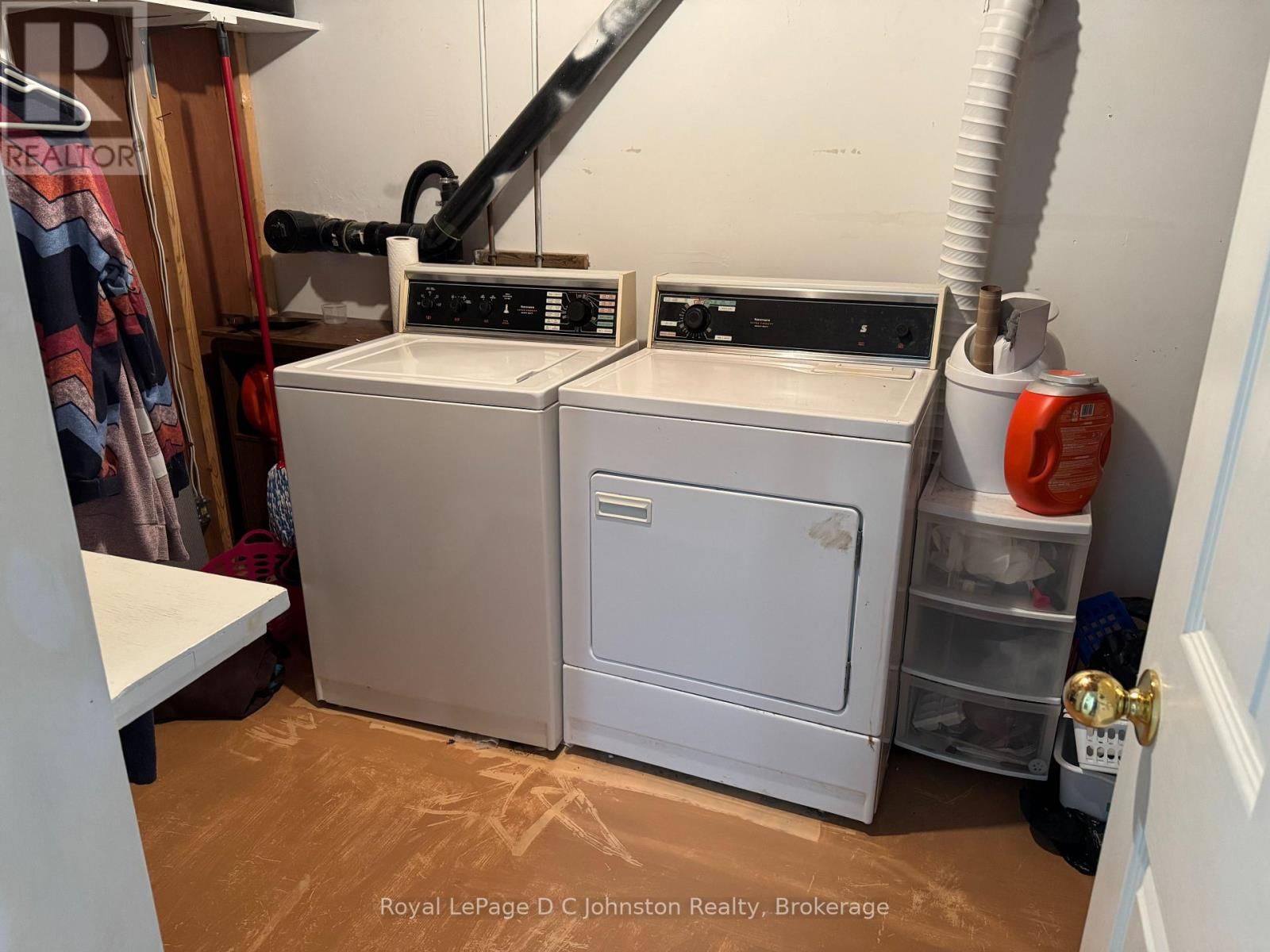 373 CARLISLE STREET Image 18