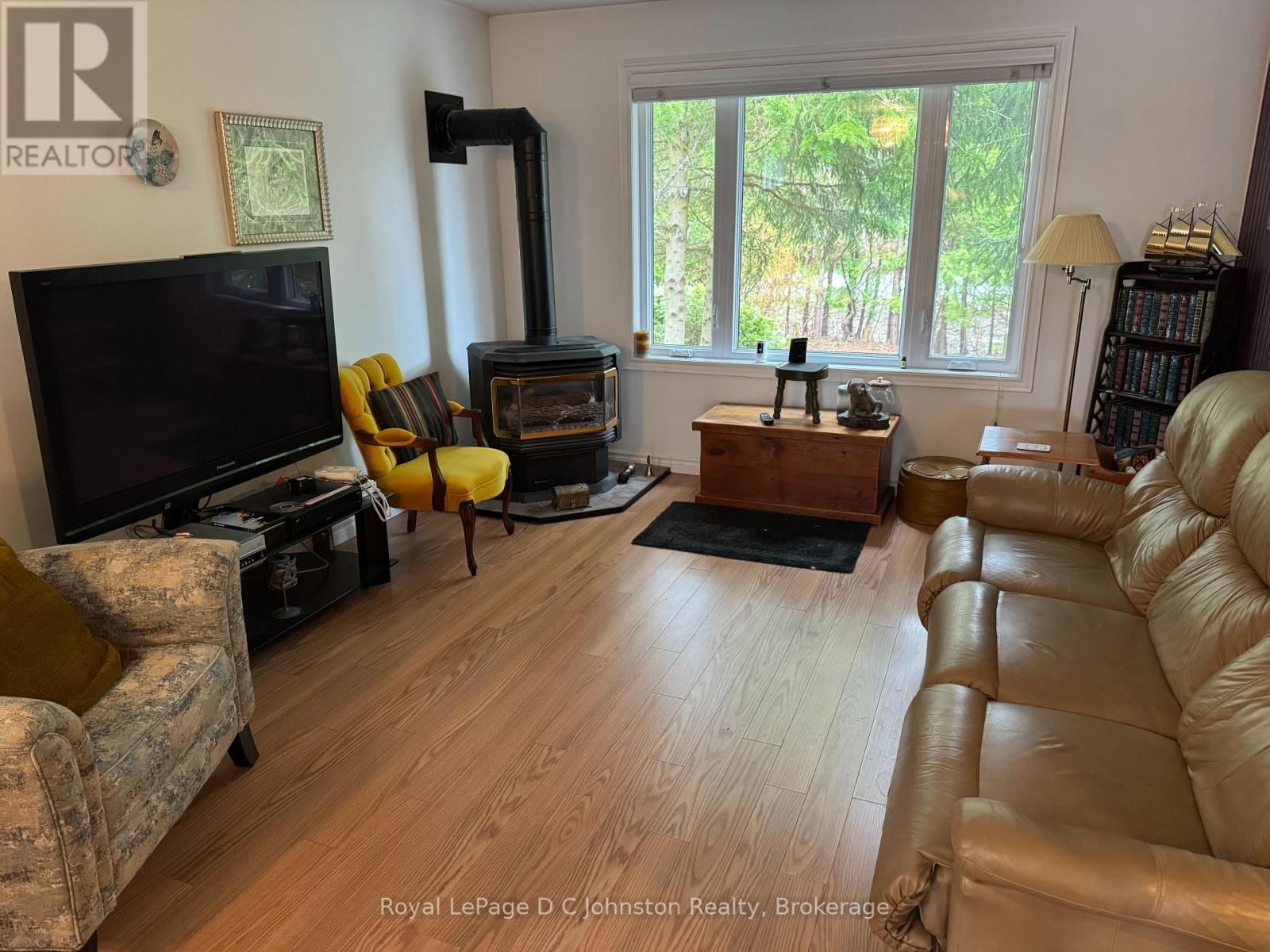 373 CARLISLE STREET Image 7