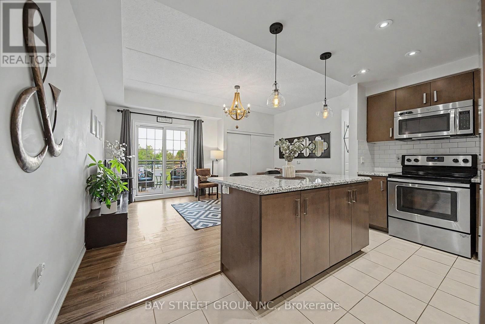 132 - 1077 GORDON STREET Image 17