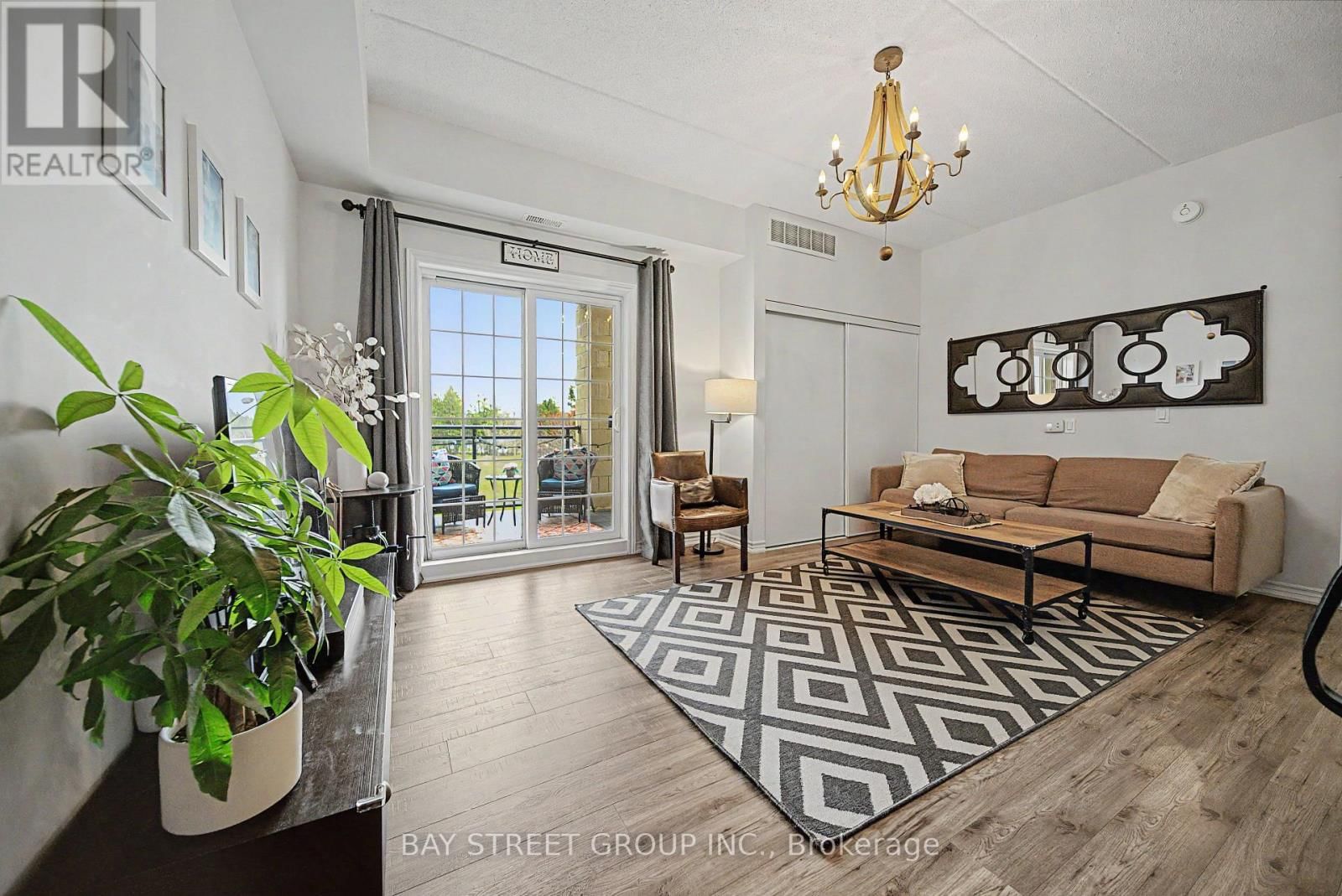 132 - 1077 GORDON STREET Image 19