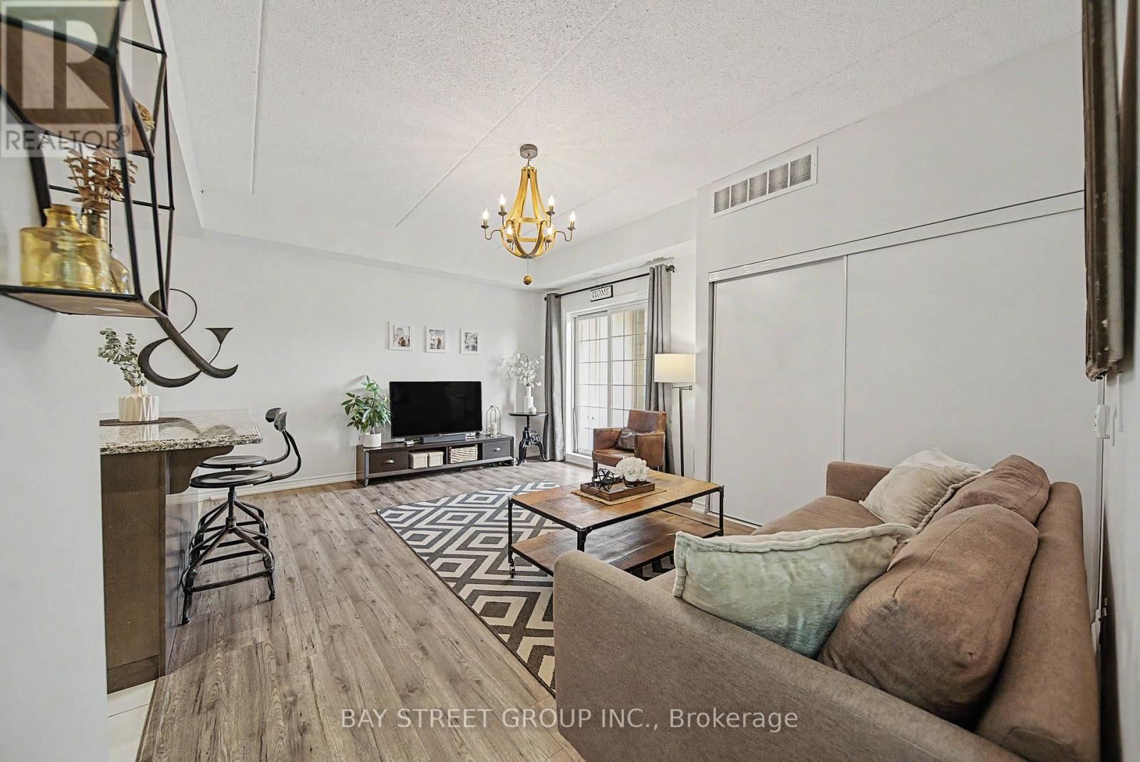 132 - 1077 GORDON STREET Image 20