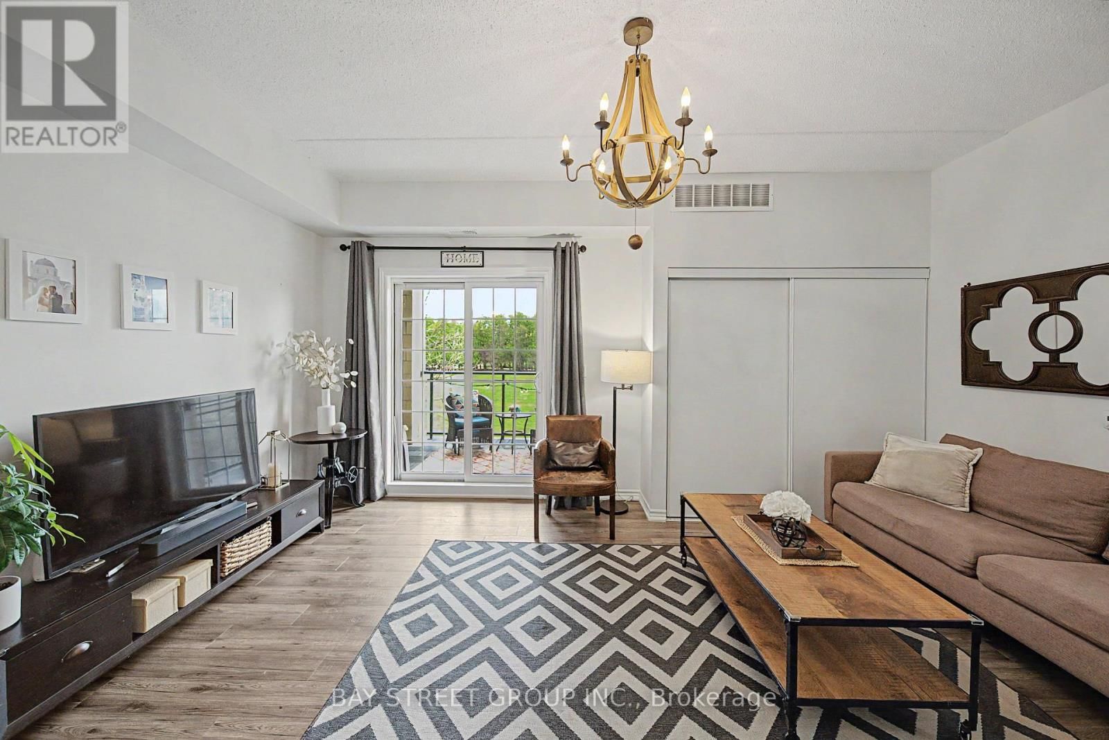 132 - 1077 GORDON STREET Image 21