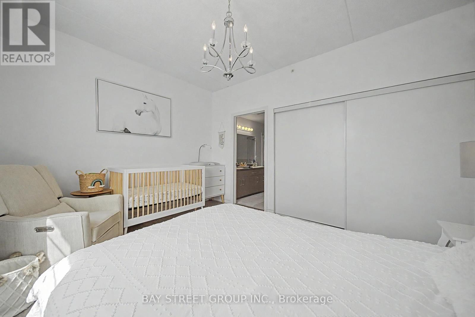 132 - 1077 GORDON STREET Image 25