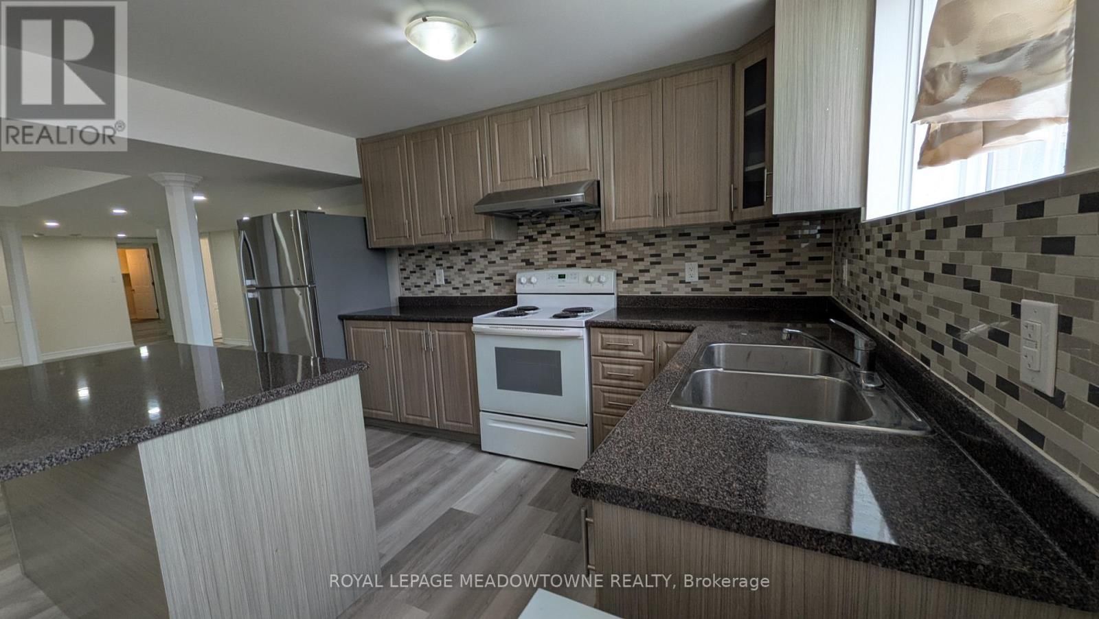 Lower - 120 MORDEN DRIVE Image 10